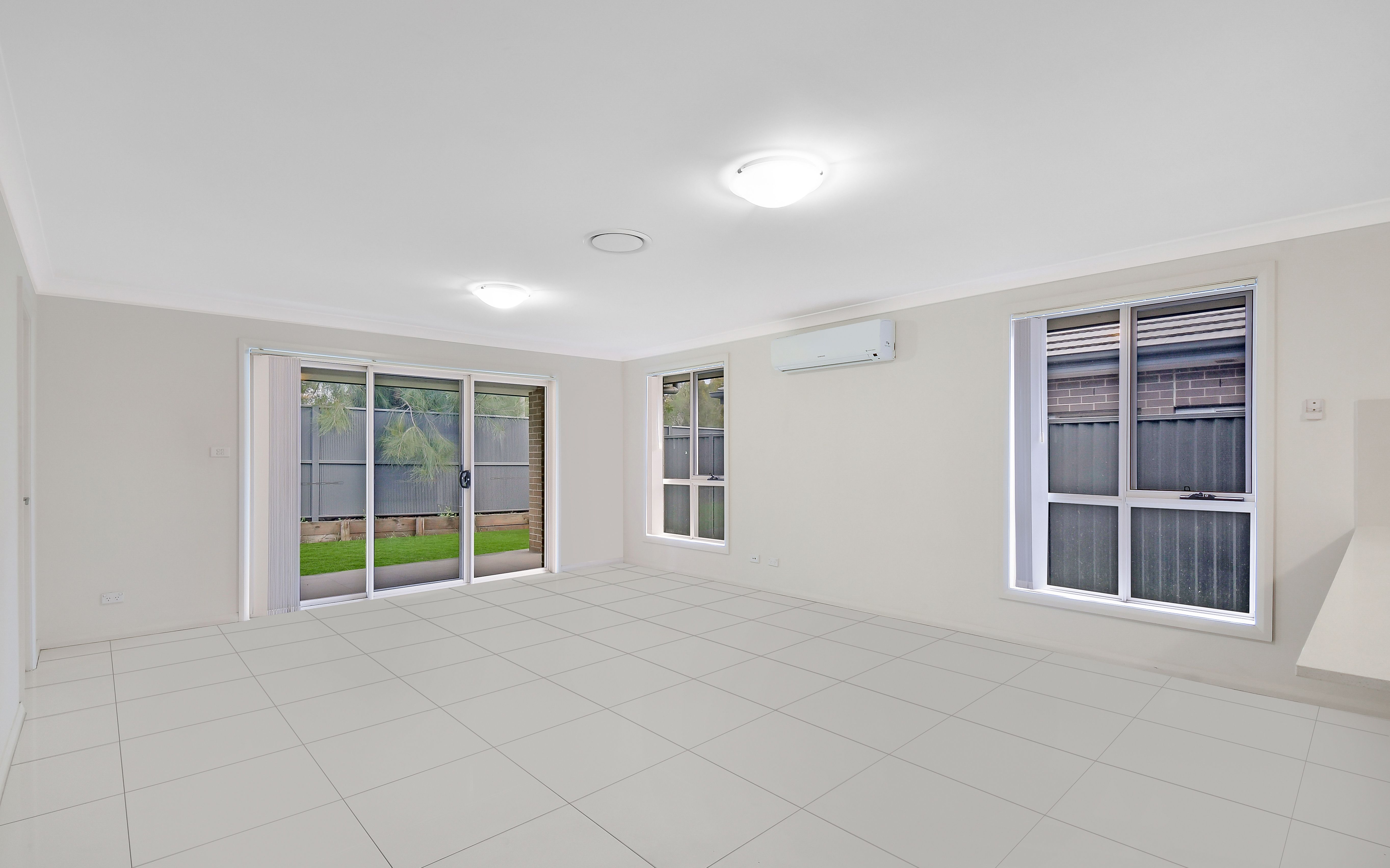 10 Fishburn Street, JORDAN SPRINGS, NSW 2747