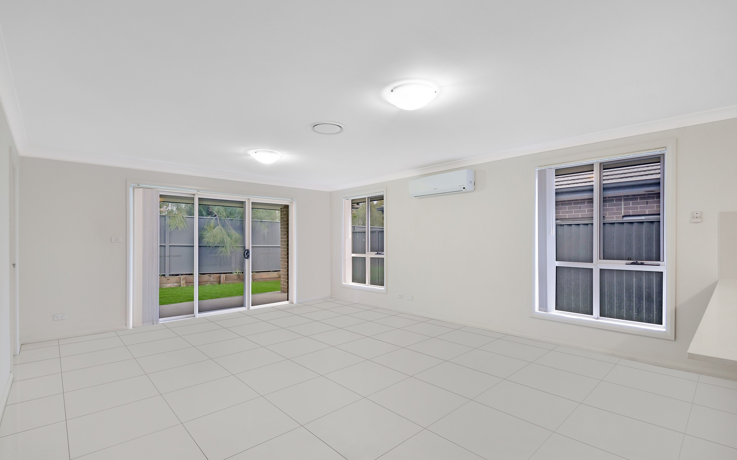 10 Fishburn Street, JORDAN SPRINGS, NSW 2747