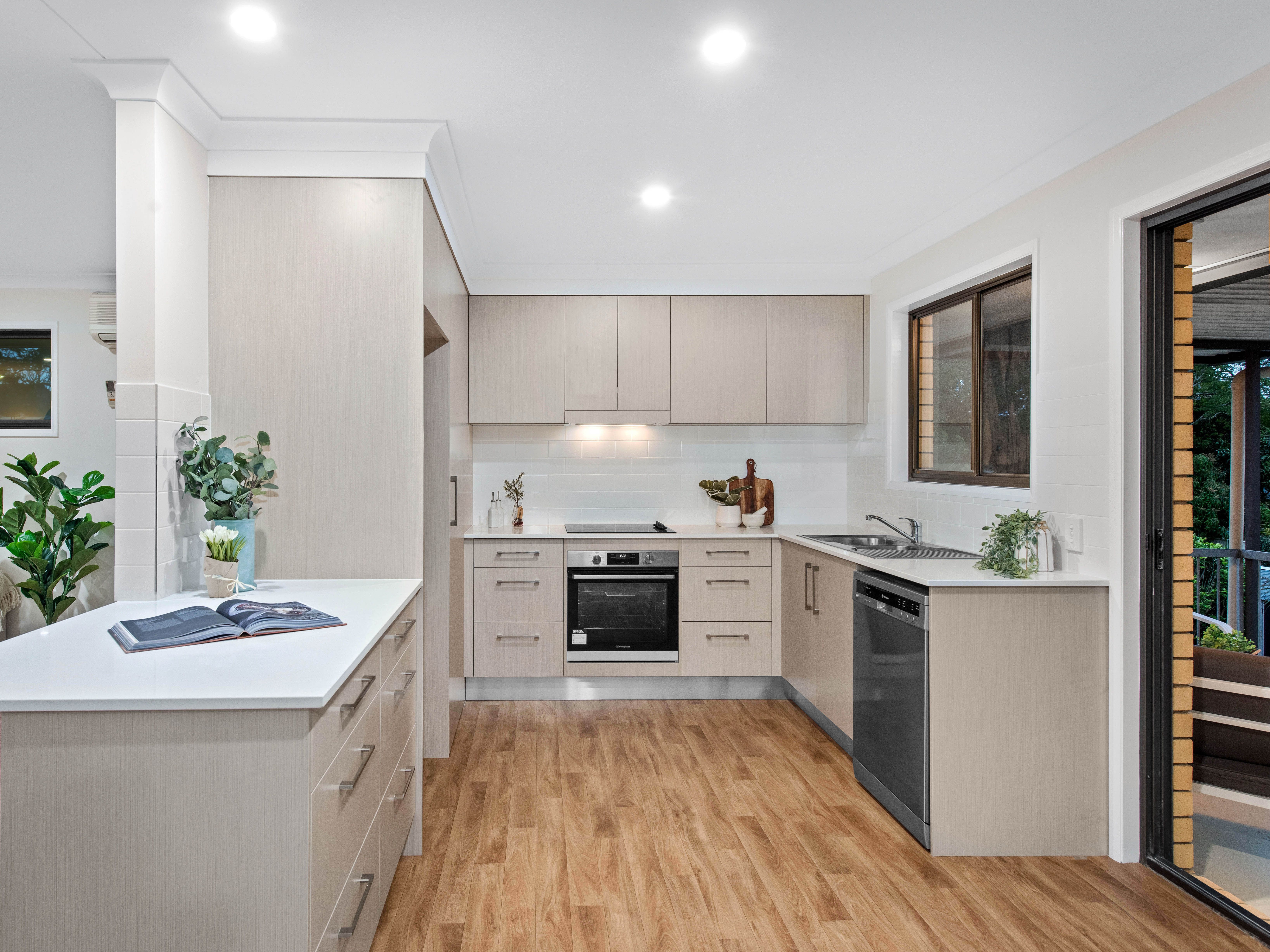 8 Sandringham Street, Mansfield, QLD 4122