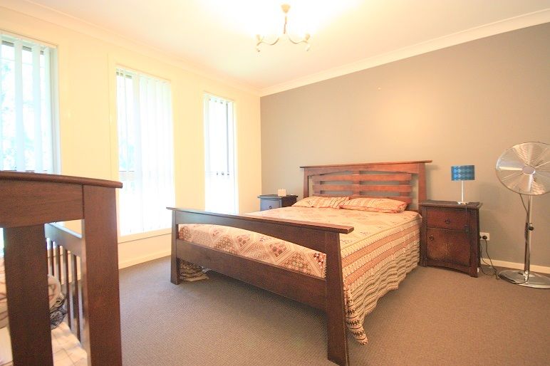 60 Hampshire Boulevard, Spring Farm, NSW 2570