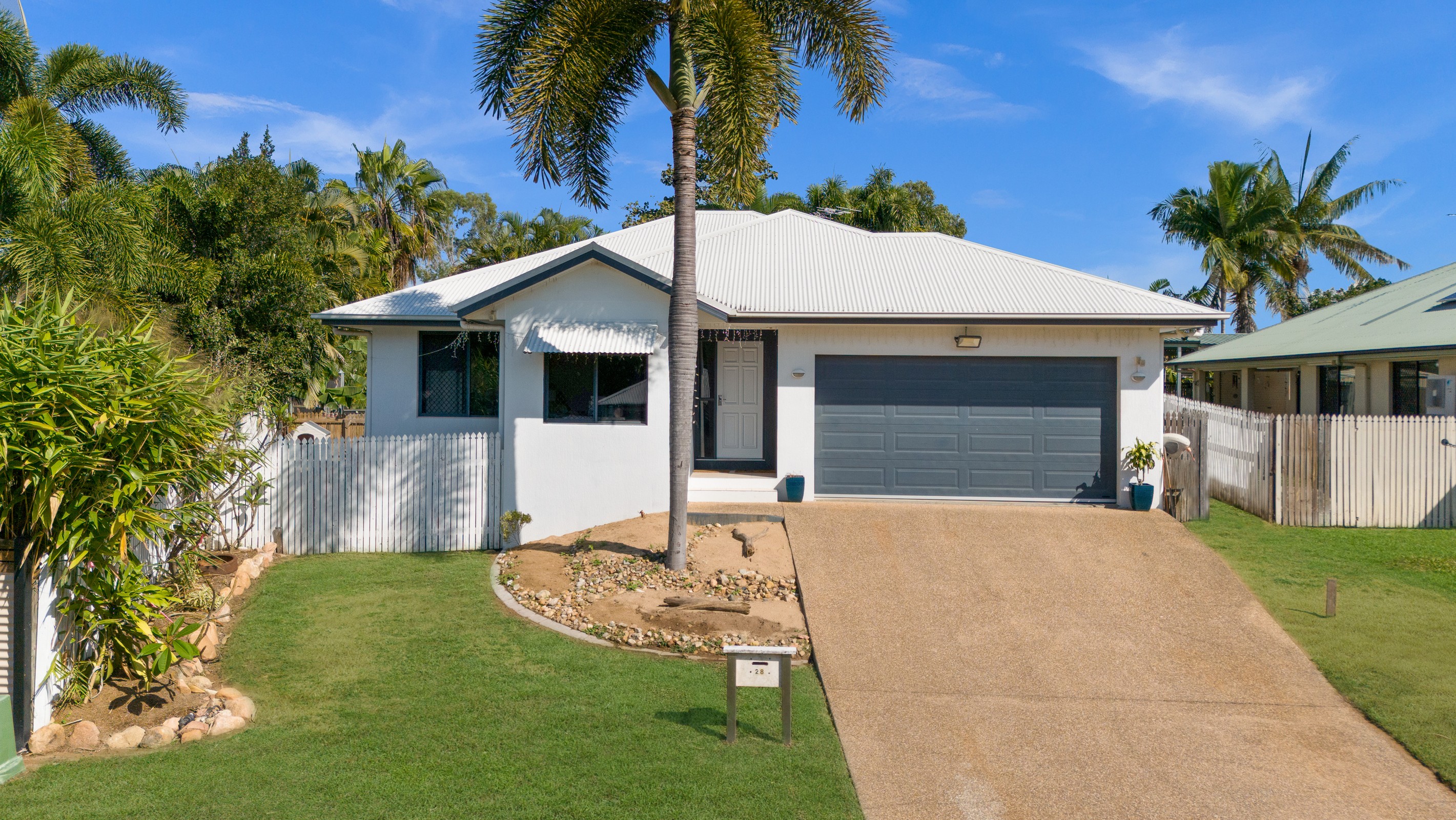 28 Greentree Circuit, Bushland Beach, QLD 4818