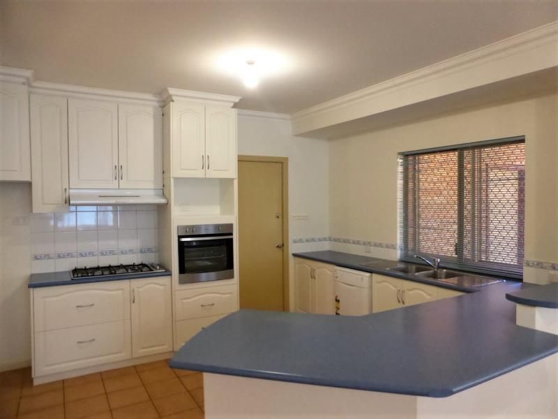 10 Thistle Loop, Nickol, WA 6714