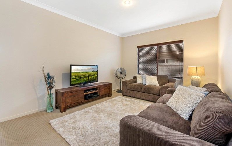 5 Silkpod Court, North Lakes, QLD 4509