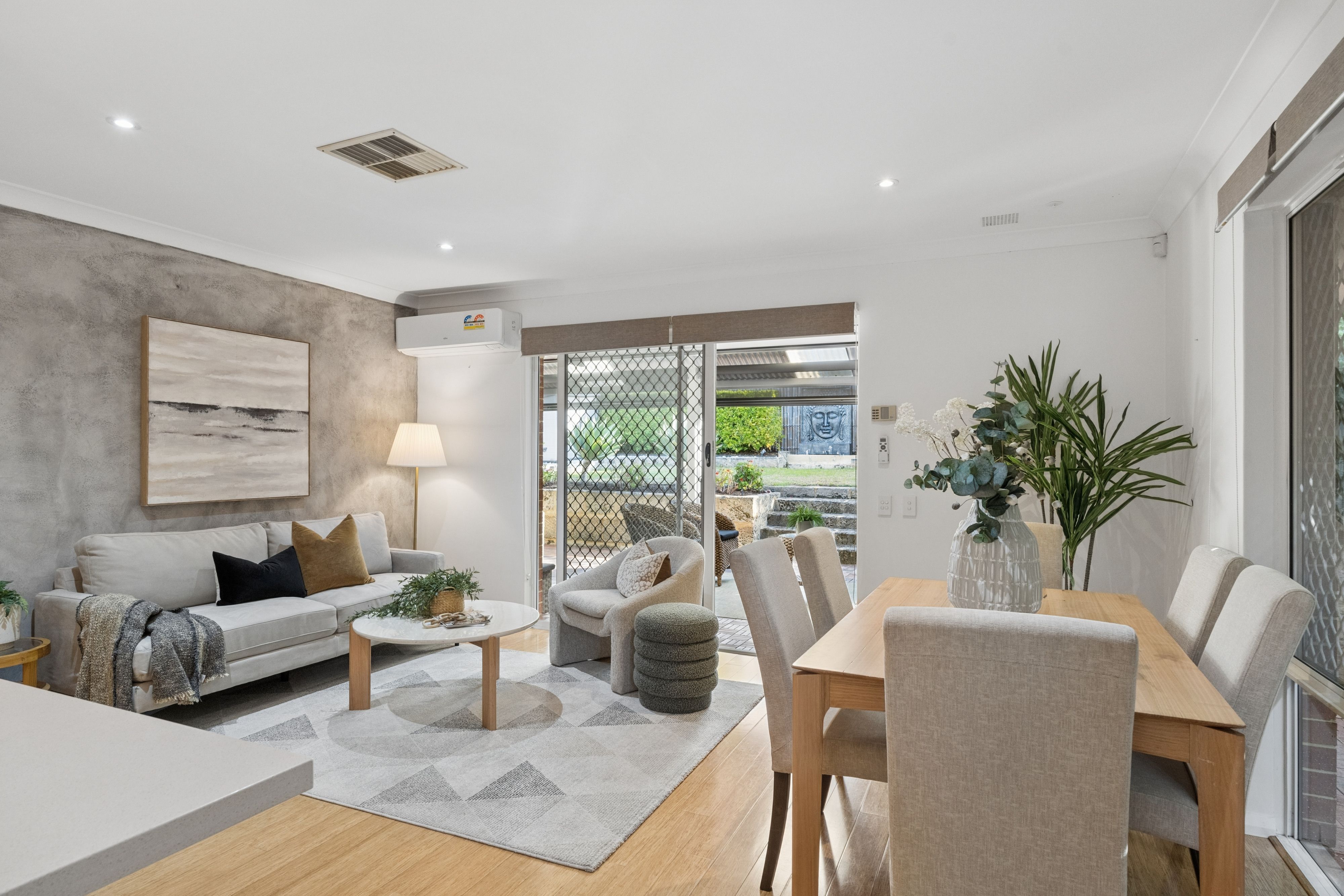 395 Vincent Street West — photo 8 of 23