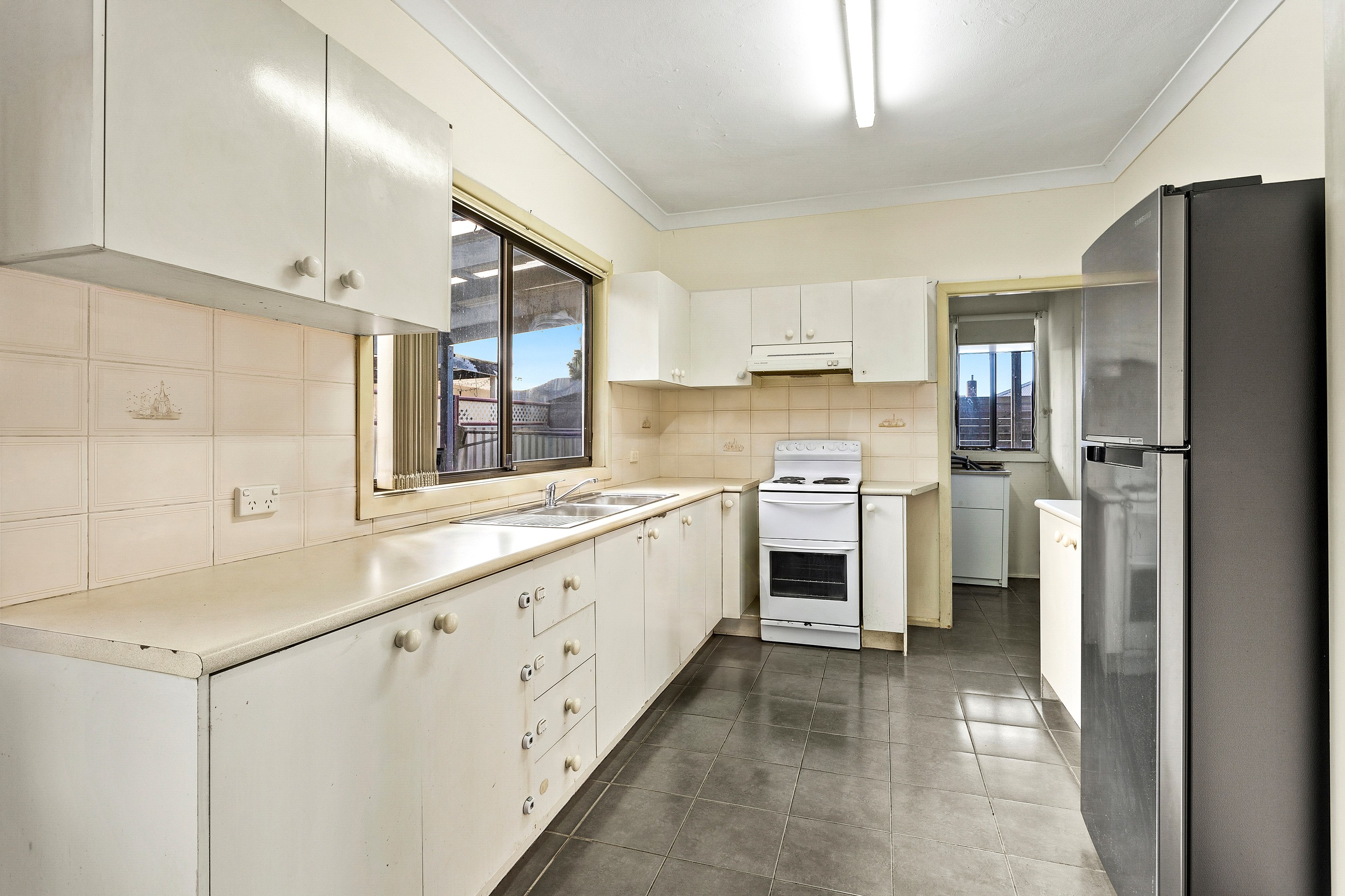13 Albert Street, Unanderra, NSW 2526