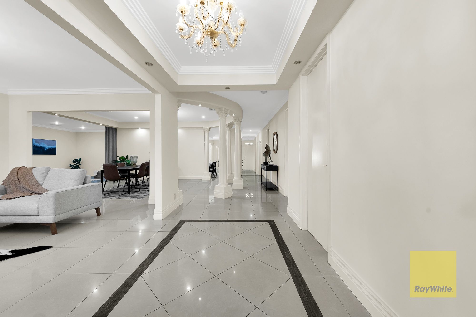 18 Nicholson Terrace, Taylors Hill, VIC 3037