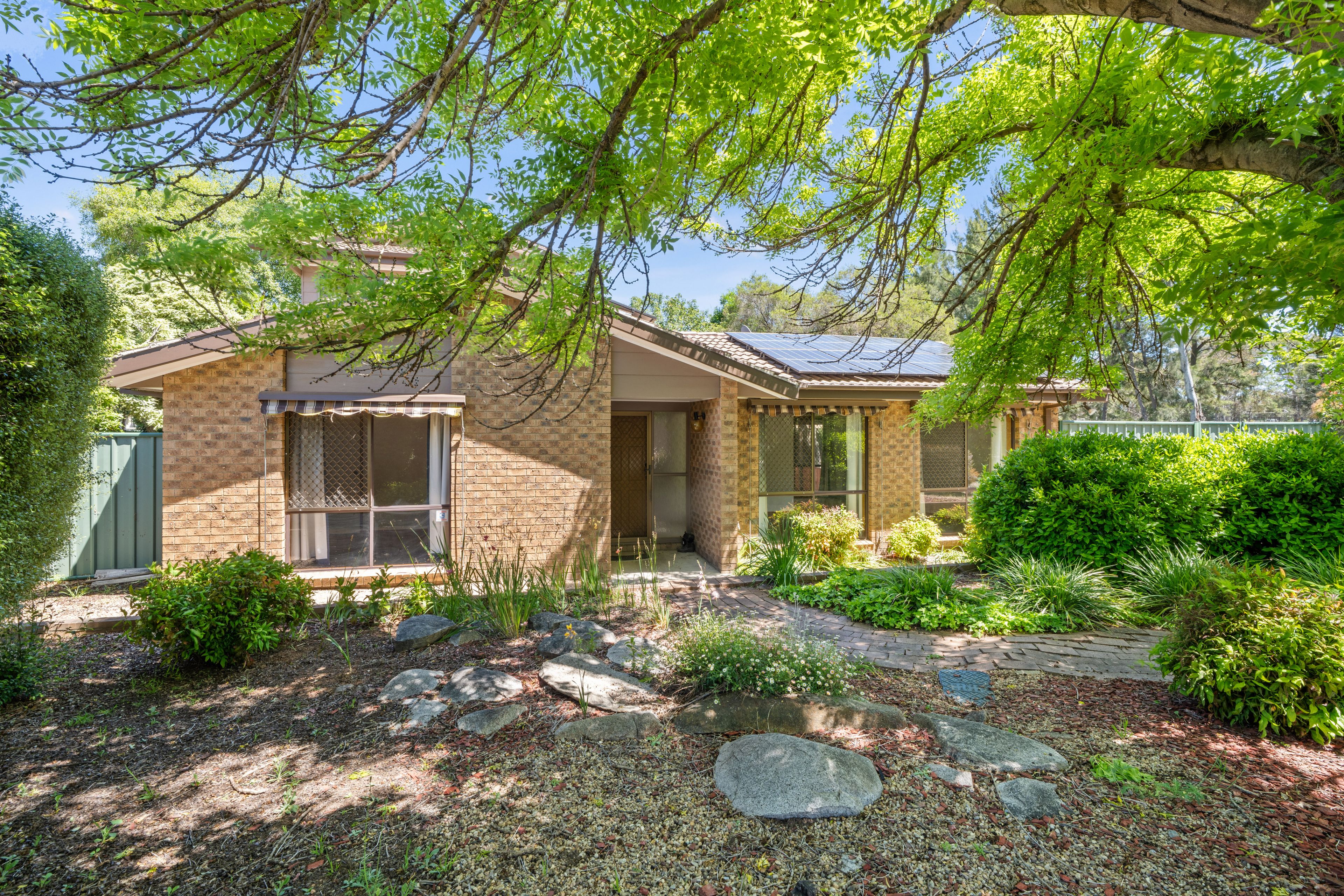 9 Mcghie Place , Latham ACT 2615