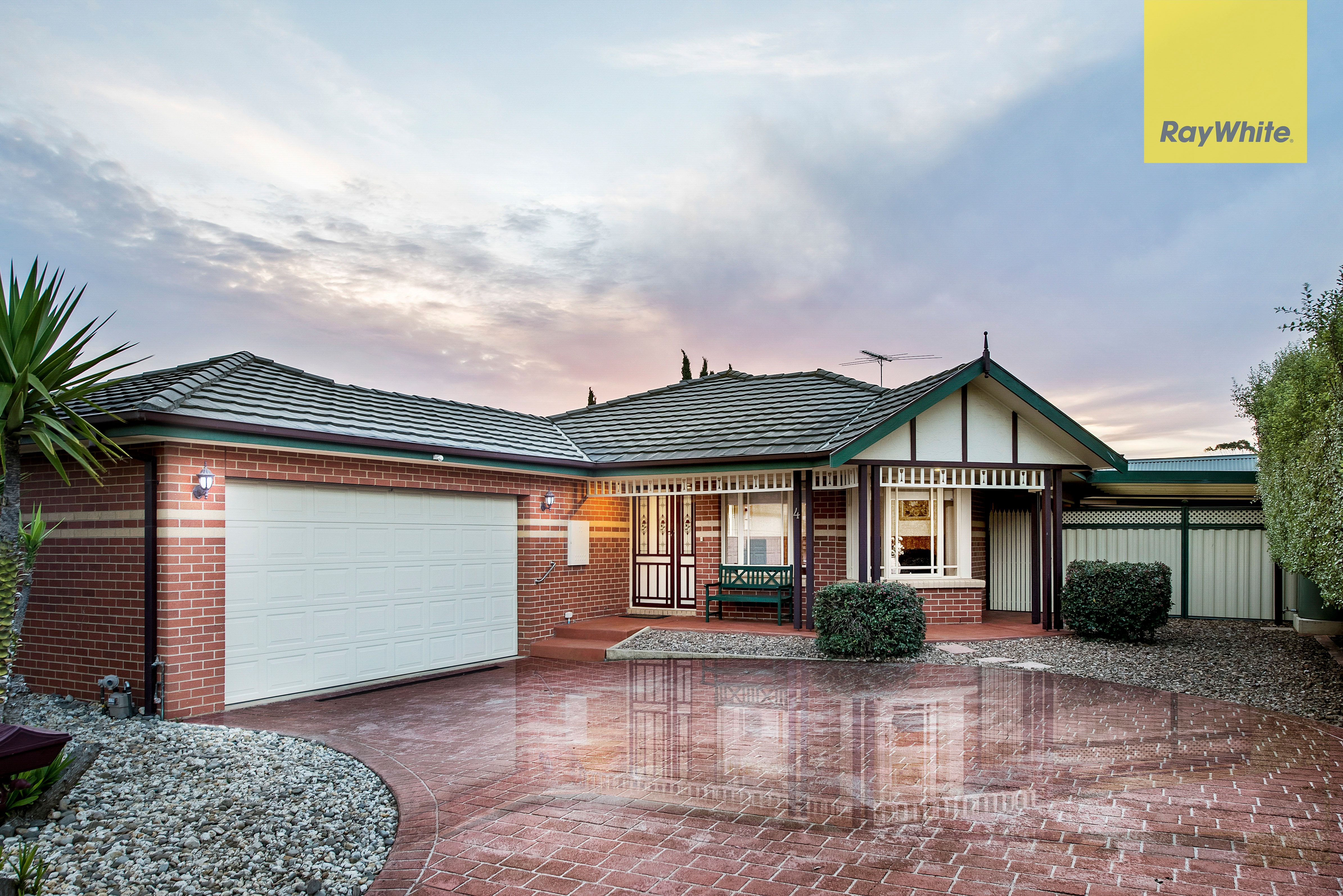 4 Holton Court, Hillside VIC 3037