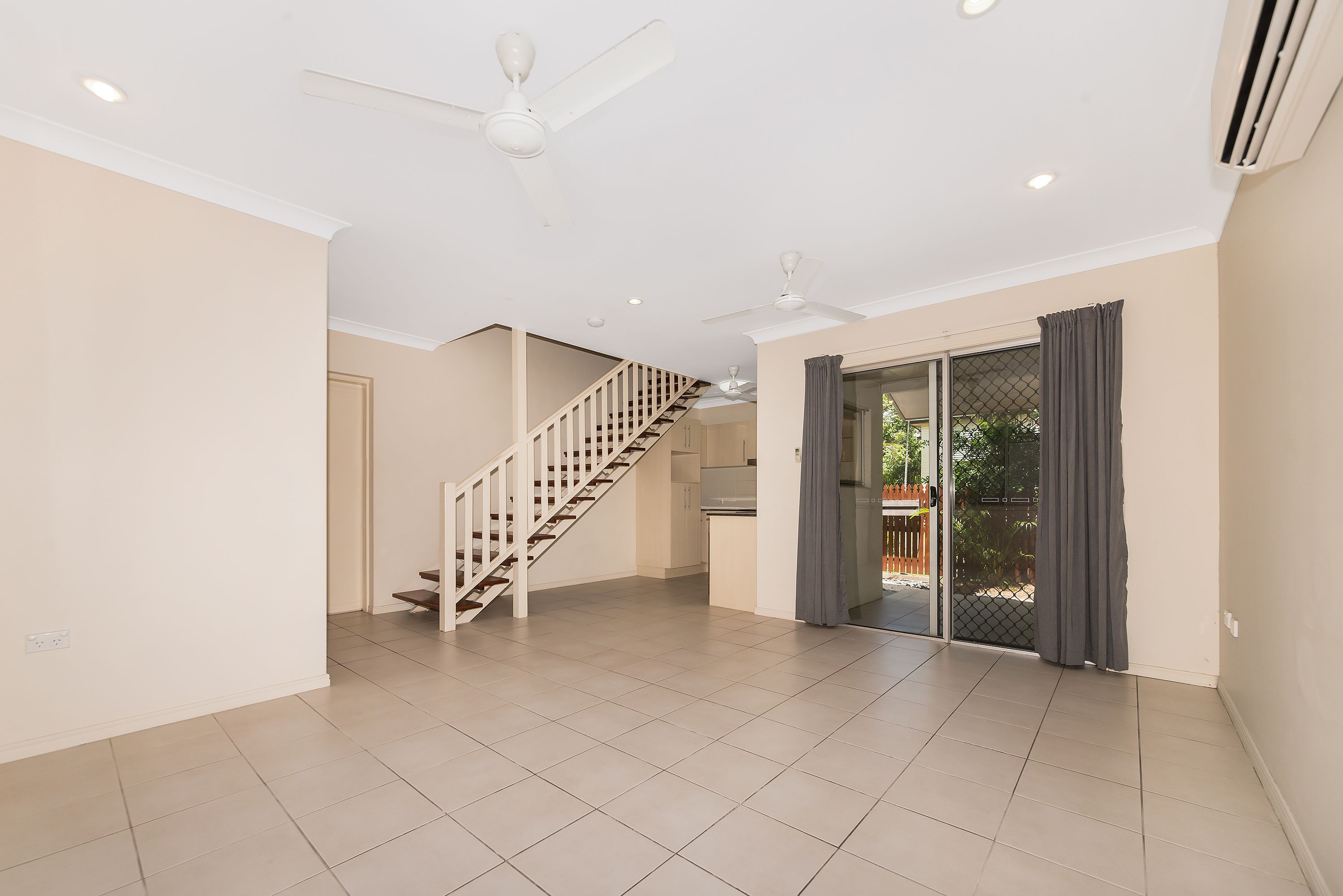 3/37 Latchford Street, Pimlico, QLD 4812