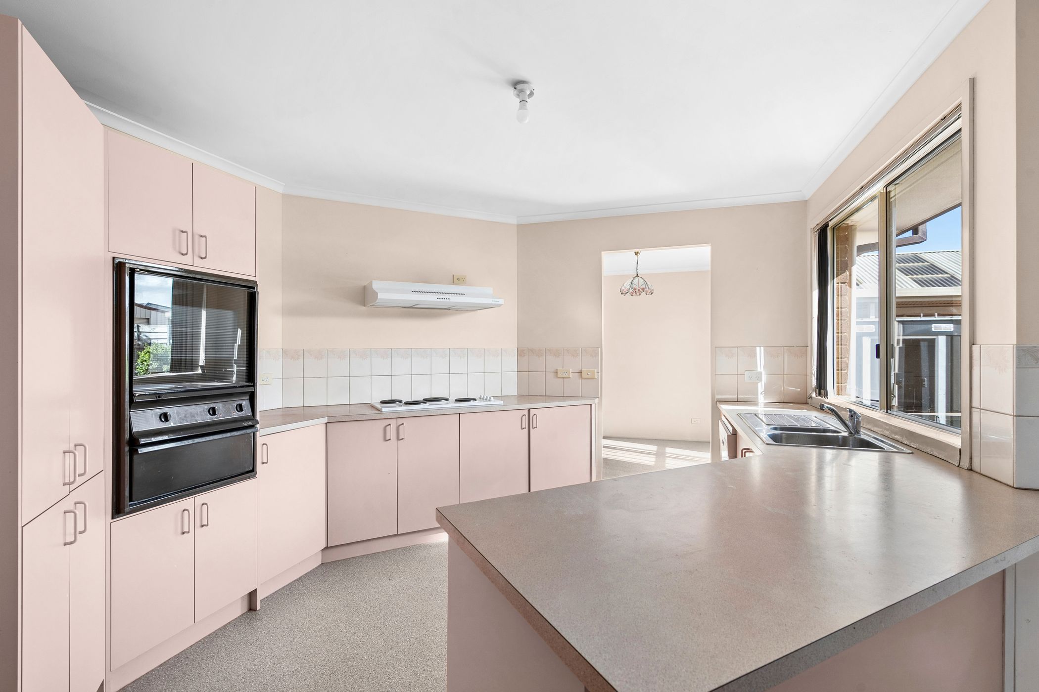4 Andrea Court — photo 3 of 6