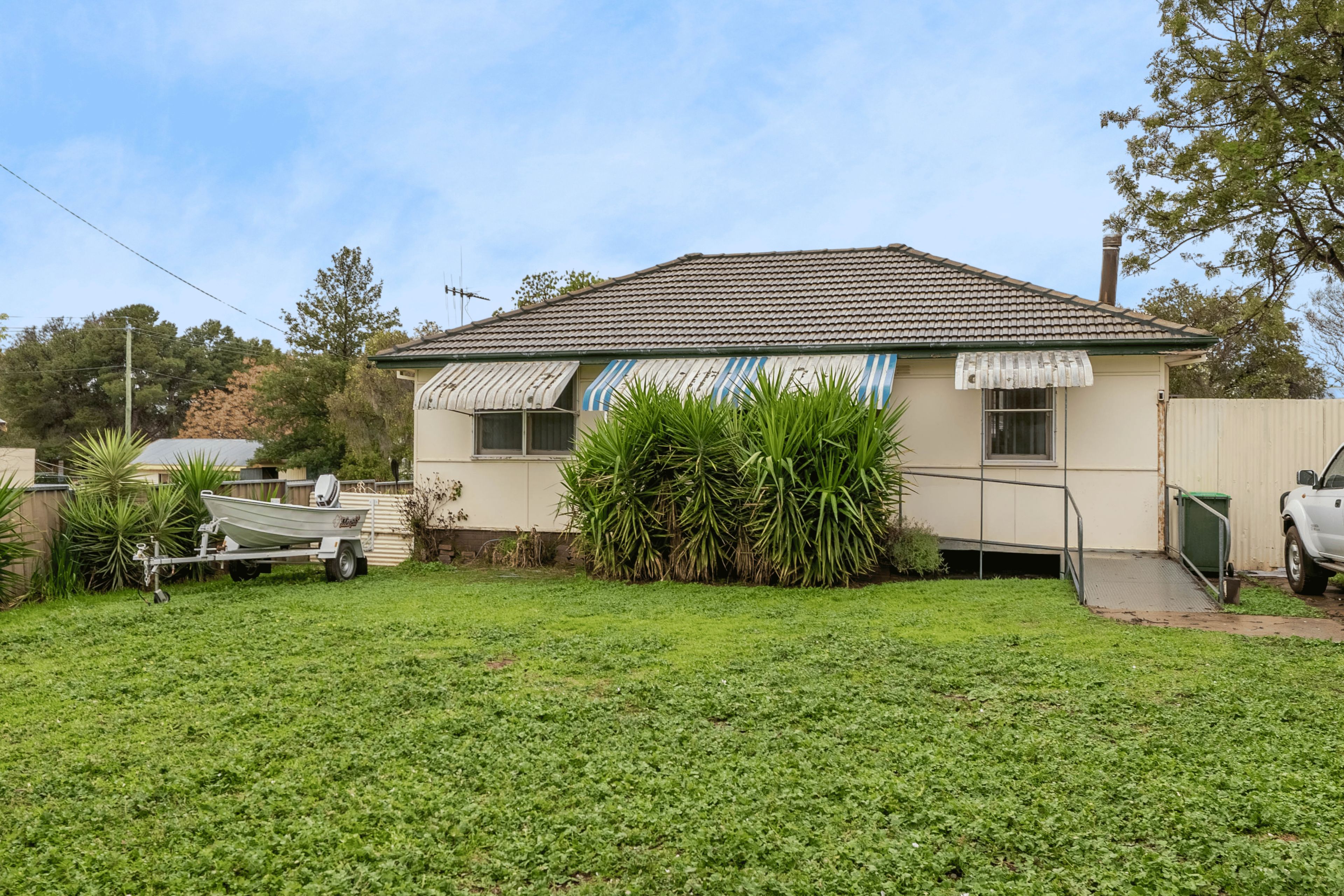 5 Keast Street — photo from Ray White Parkes
