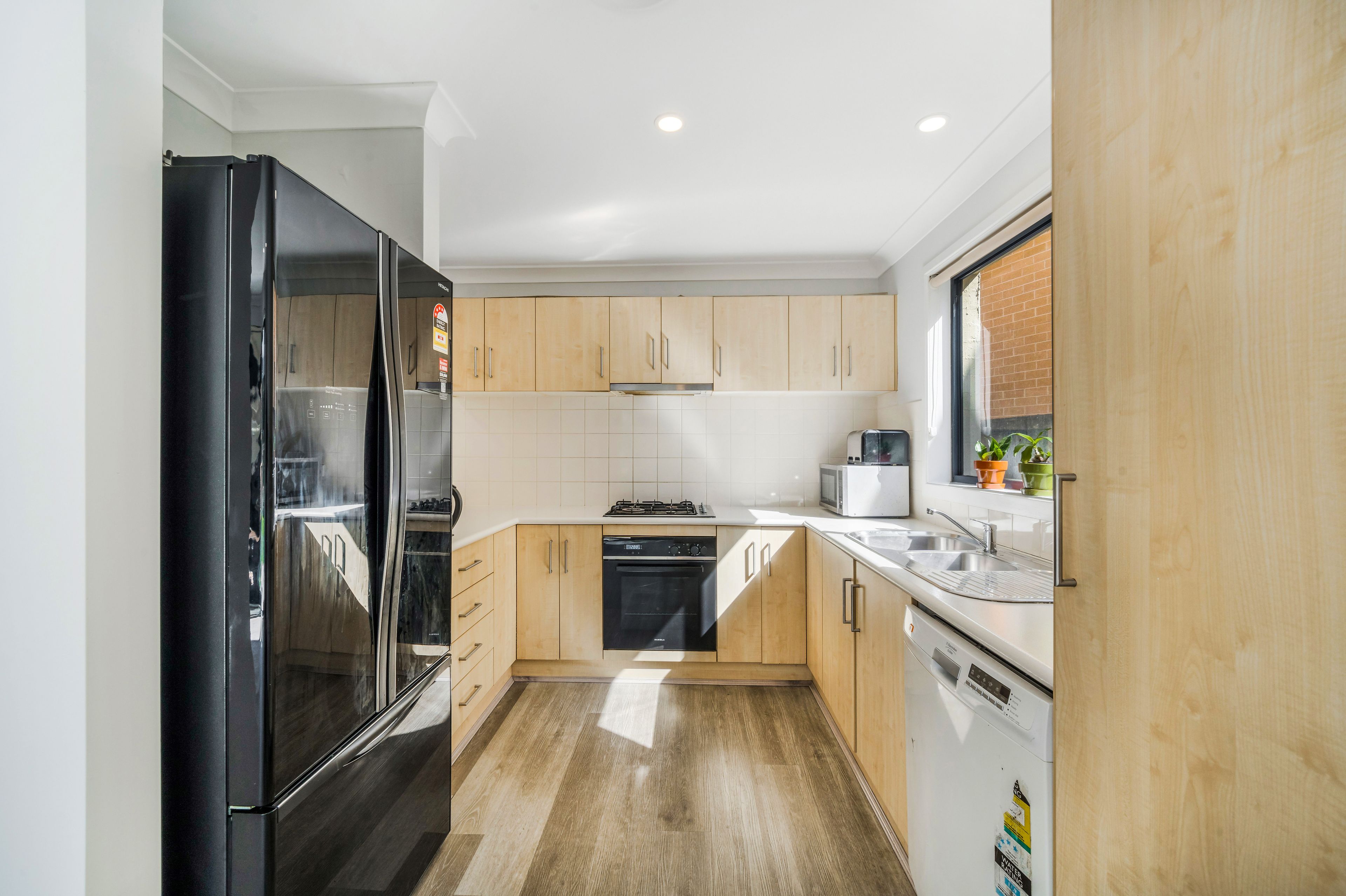 46 Coffs Harbour Avenue — photo 4 of 20