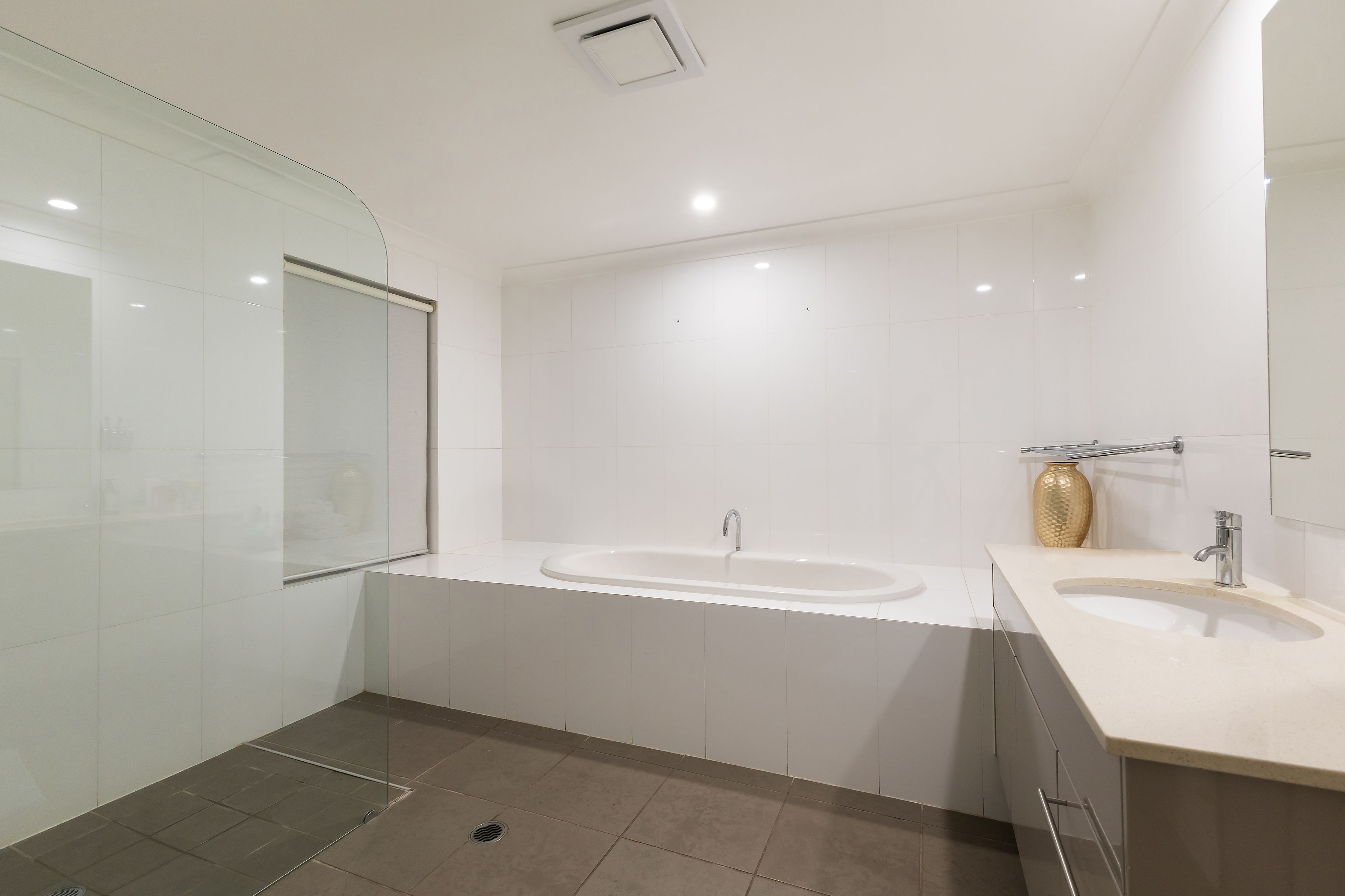 72 River Crescent — photo 16 of 28
