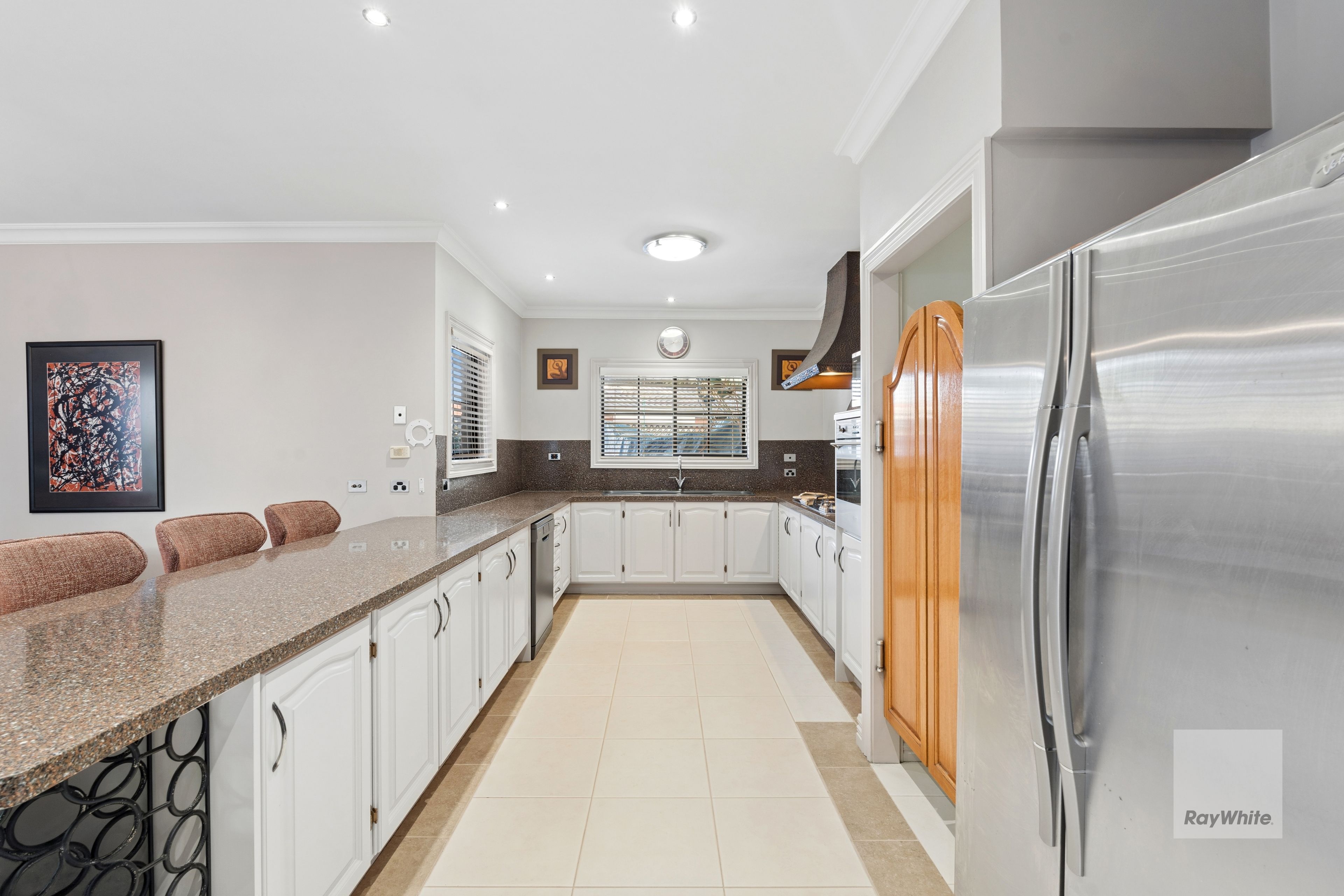 39 Abbington Crescent — photo 6 of 20