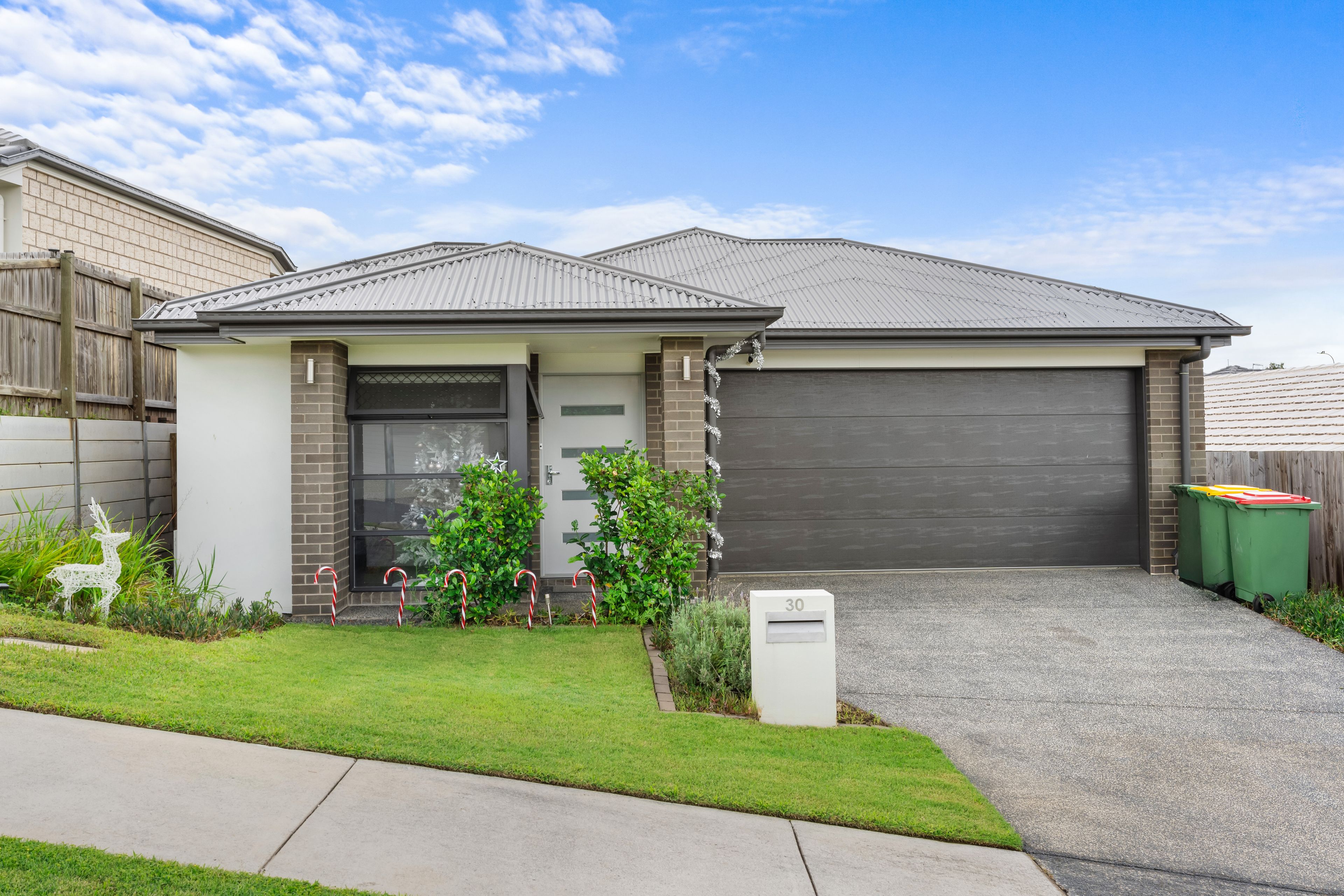 30 Falkirk Way, SPRING MOUNTAIN, QLD 4300