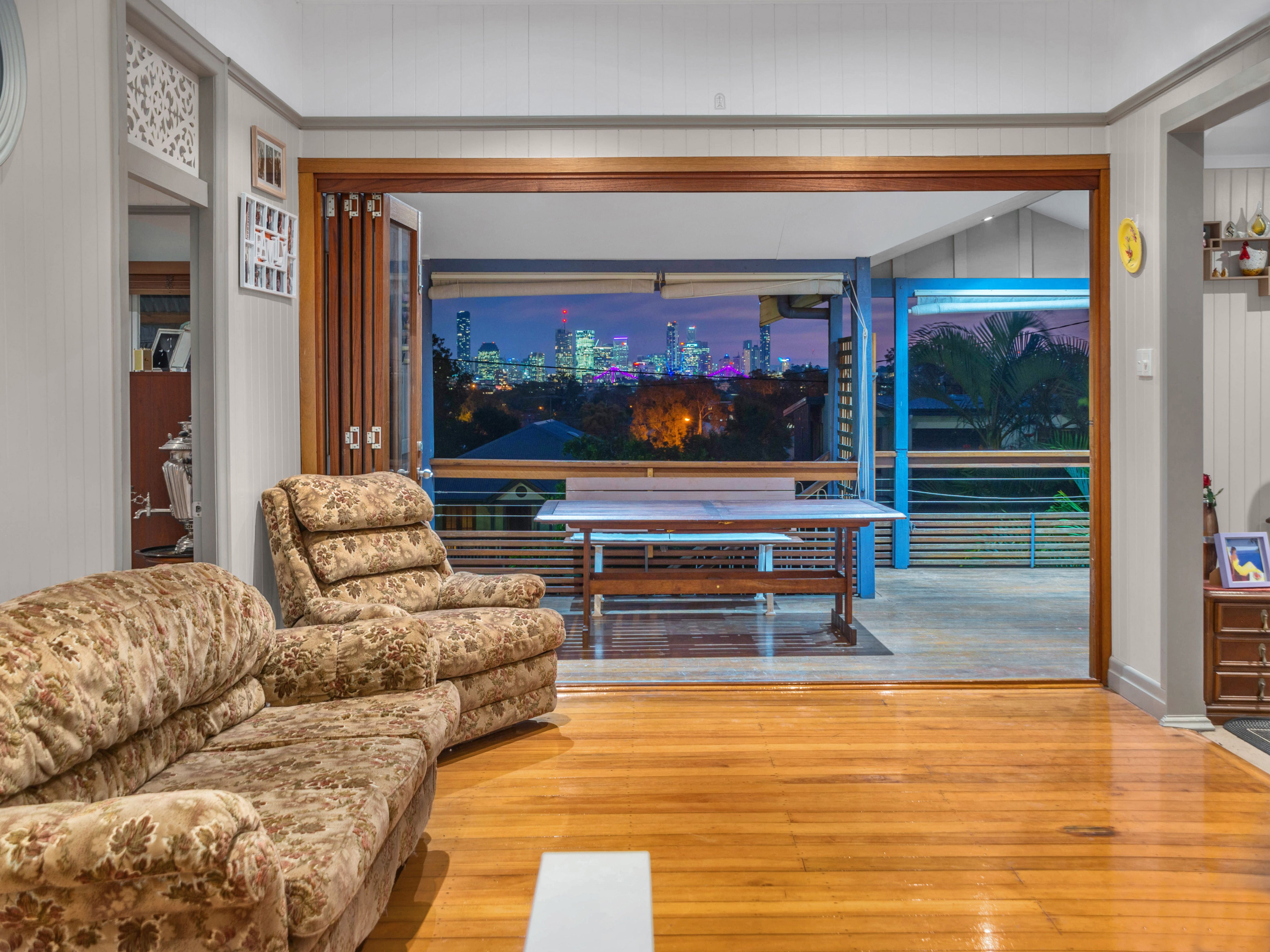 15 Barton Parade, Balmoral, QLD 4171