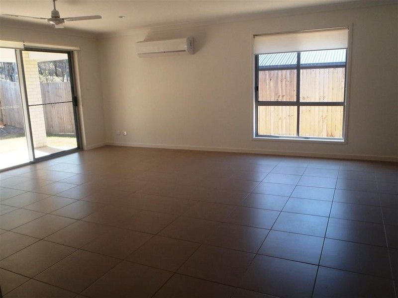 30 Iris Road, Kirkwood, QLD 4680