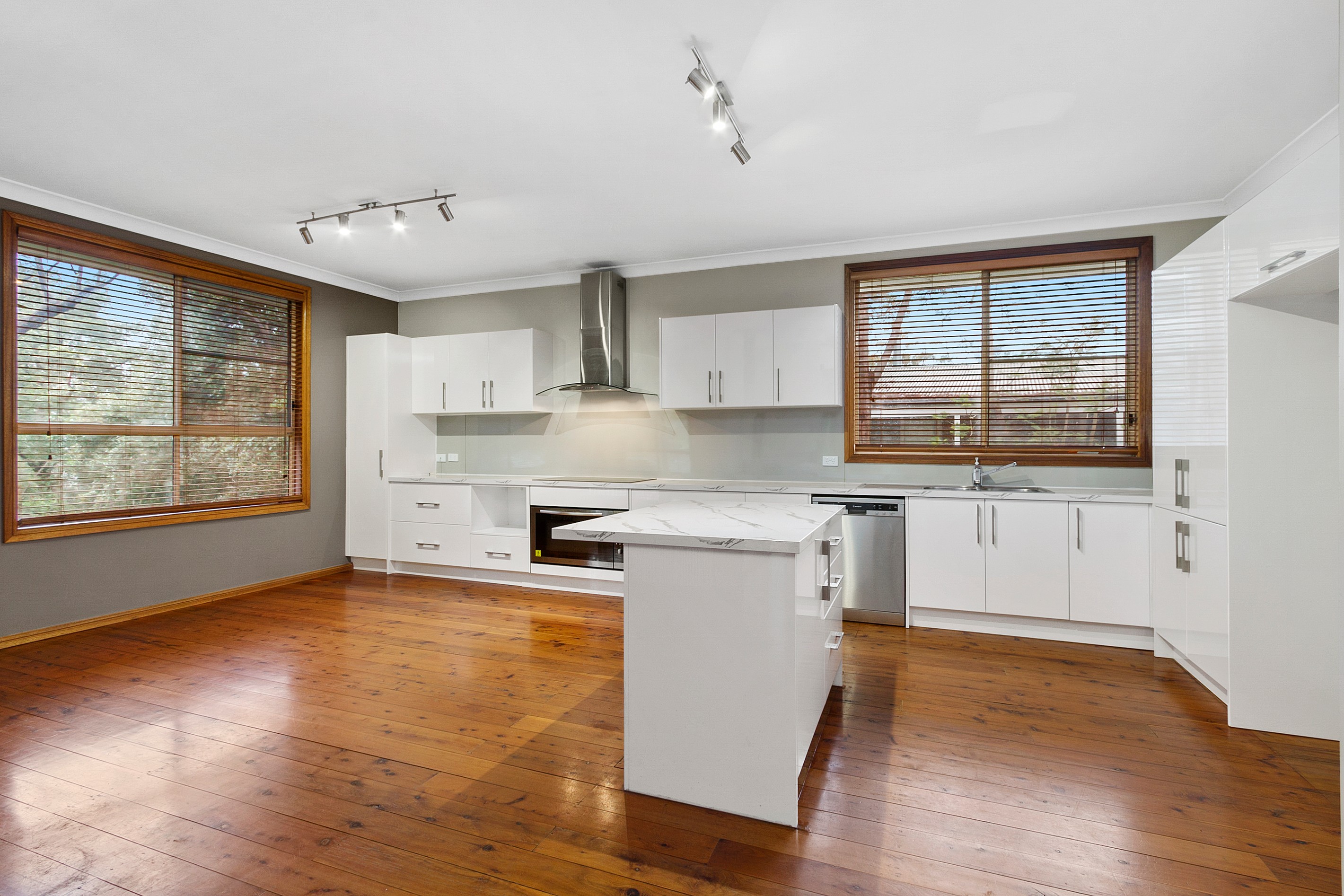 11 Waratah Street, Bowen Mountain, NSW 2753