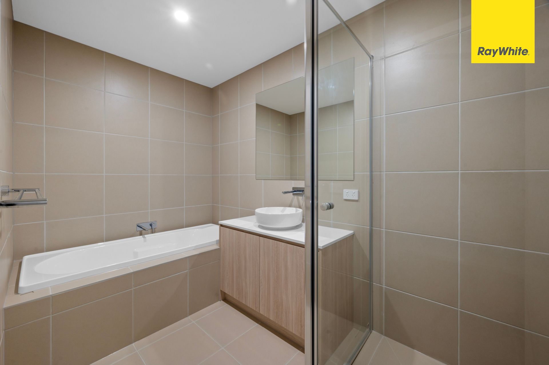 48 Buckingham Boulevard — photo 8 of 16