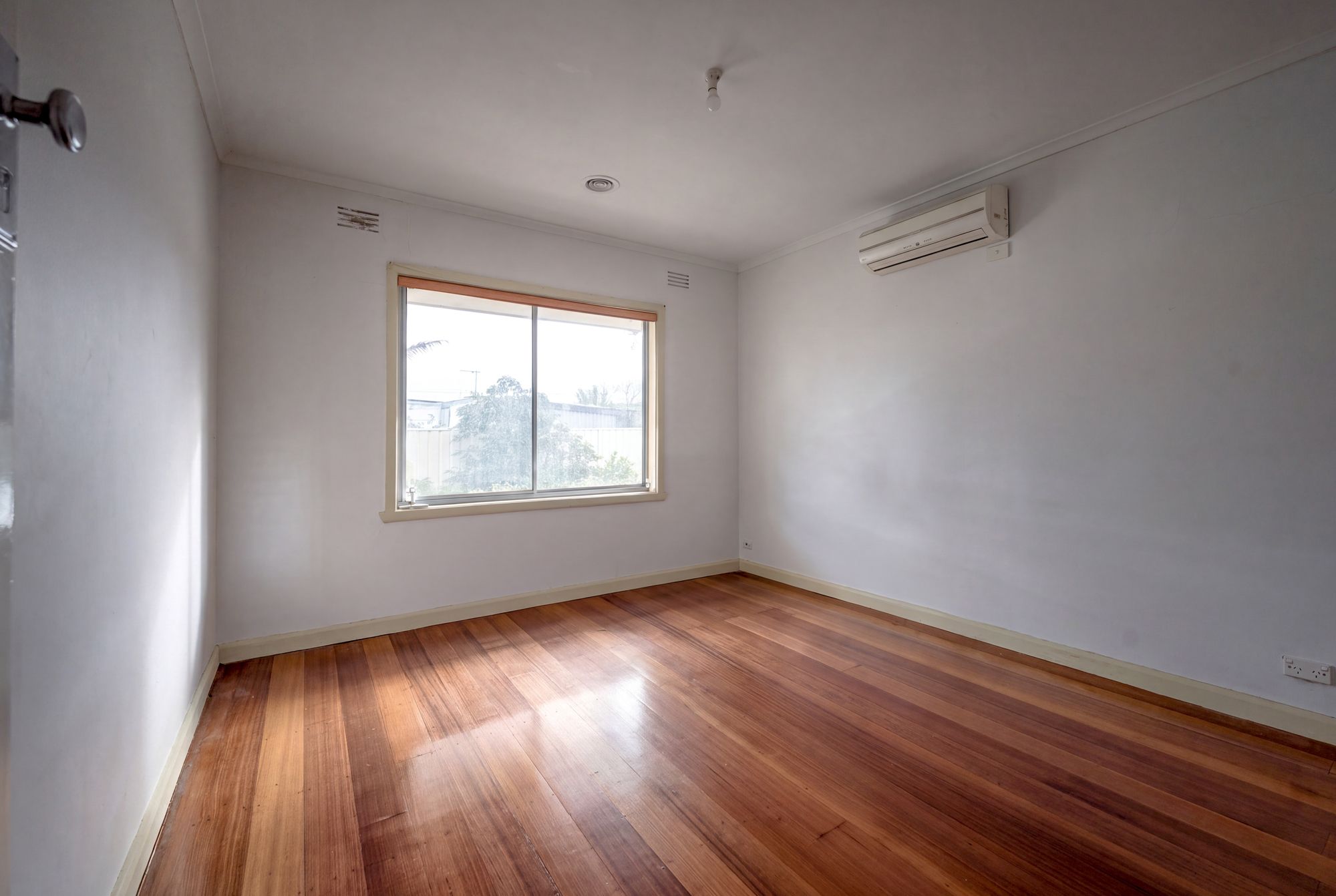 2 & 4 Eastcote Street — photo 7 of 29