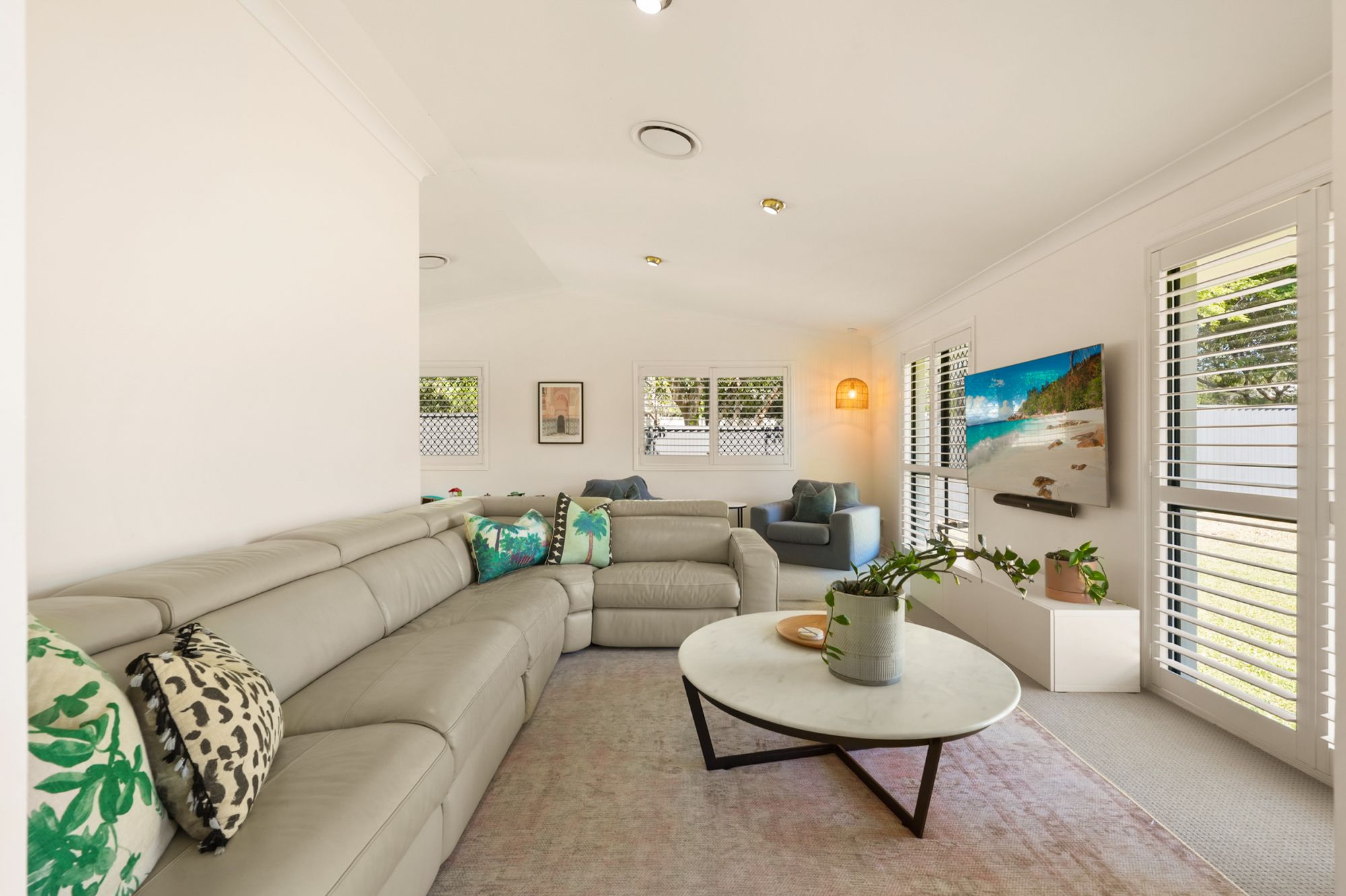 6 Cottesloe Drive — photo 3 of 27