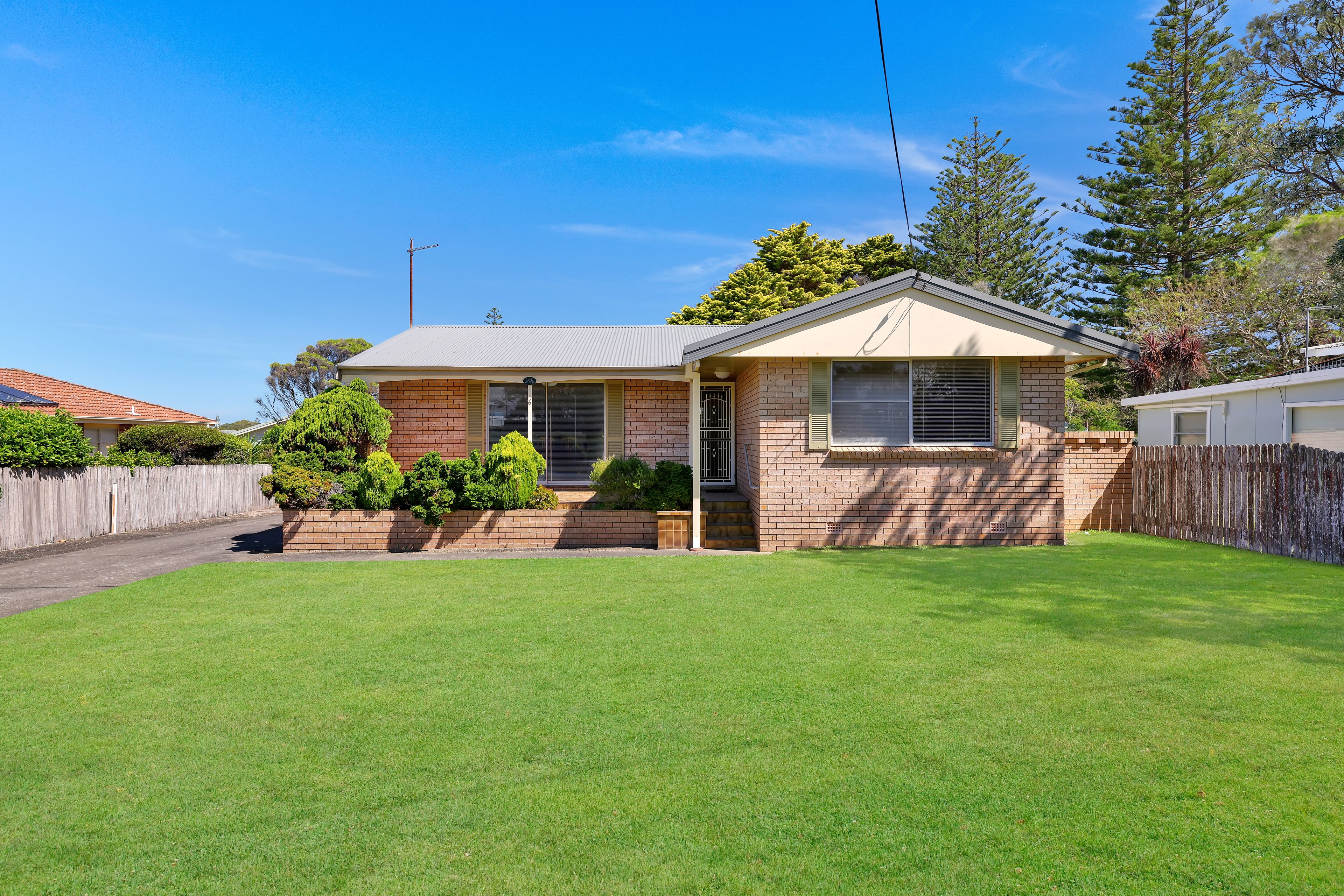 6 Duke Street, Culburra Beach, NSW 2540