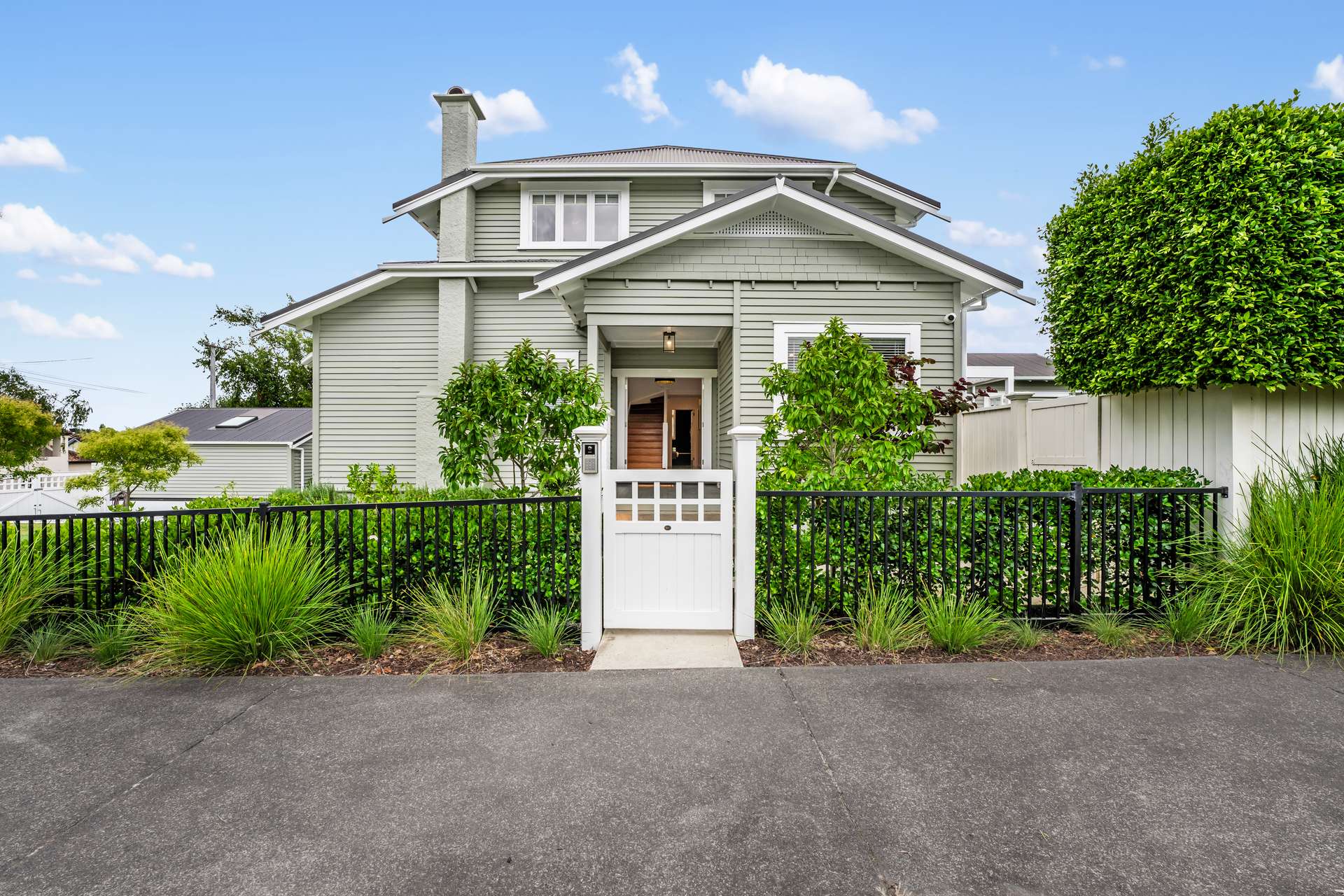 54 Lucerne Road photo 25