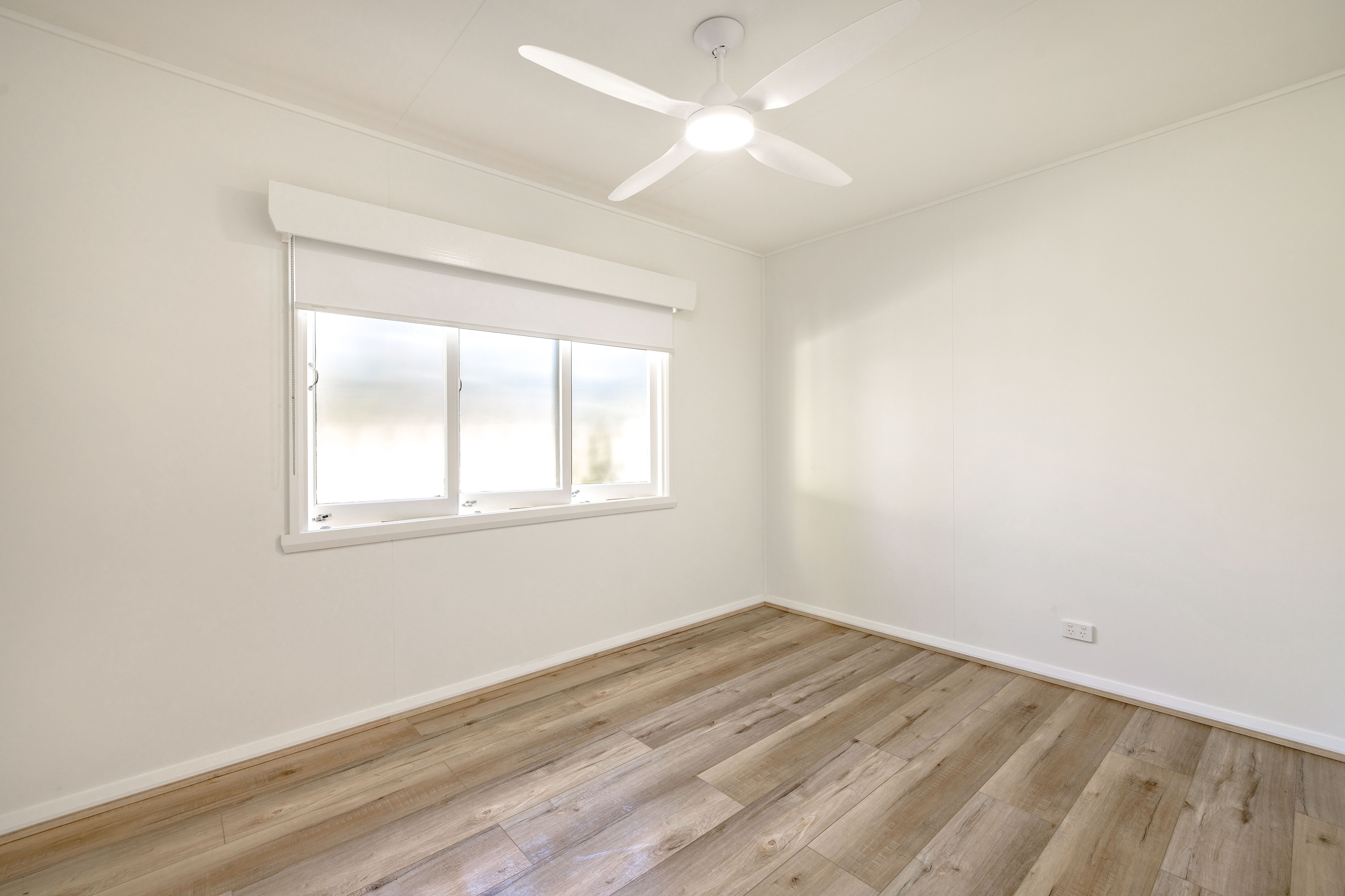 196 Greenslopes Street — photo 8 of 23