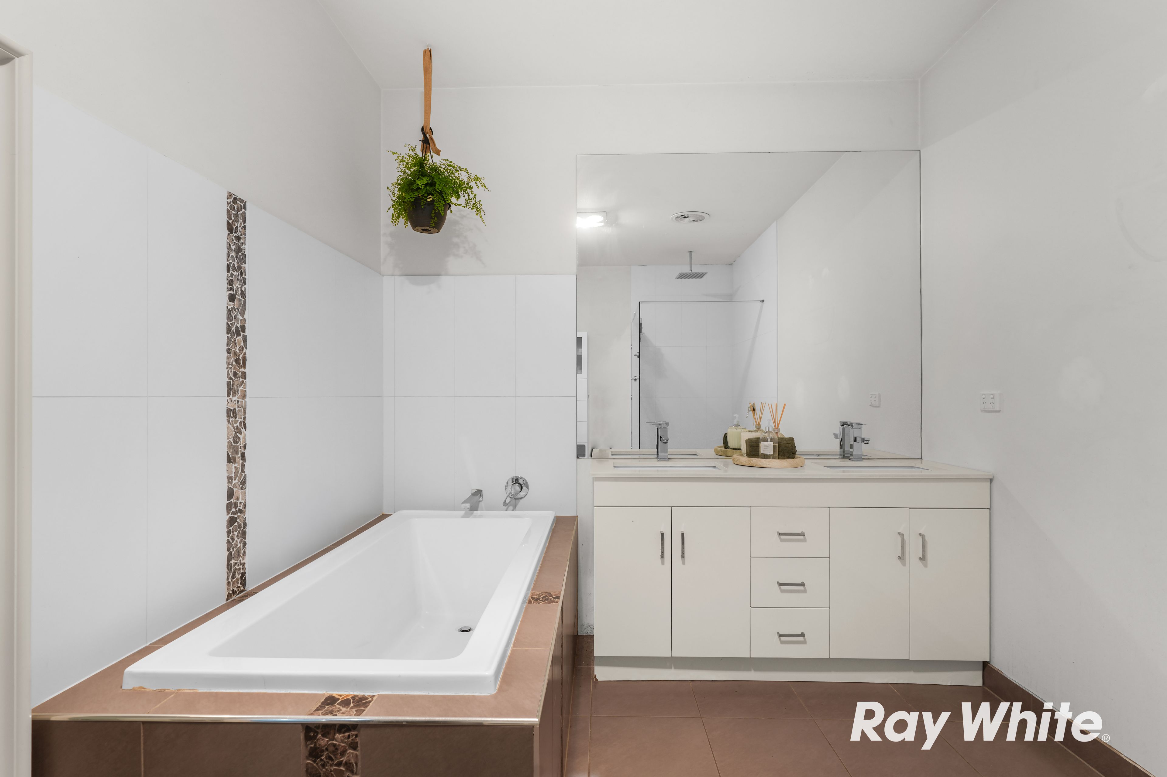 95-105 Lords Road — photo 15 of 29