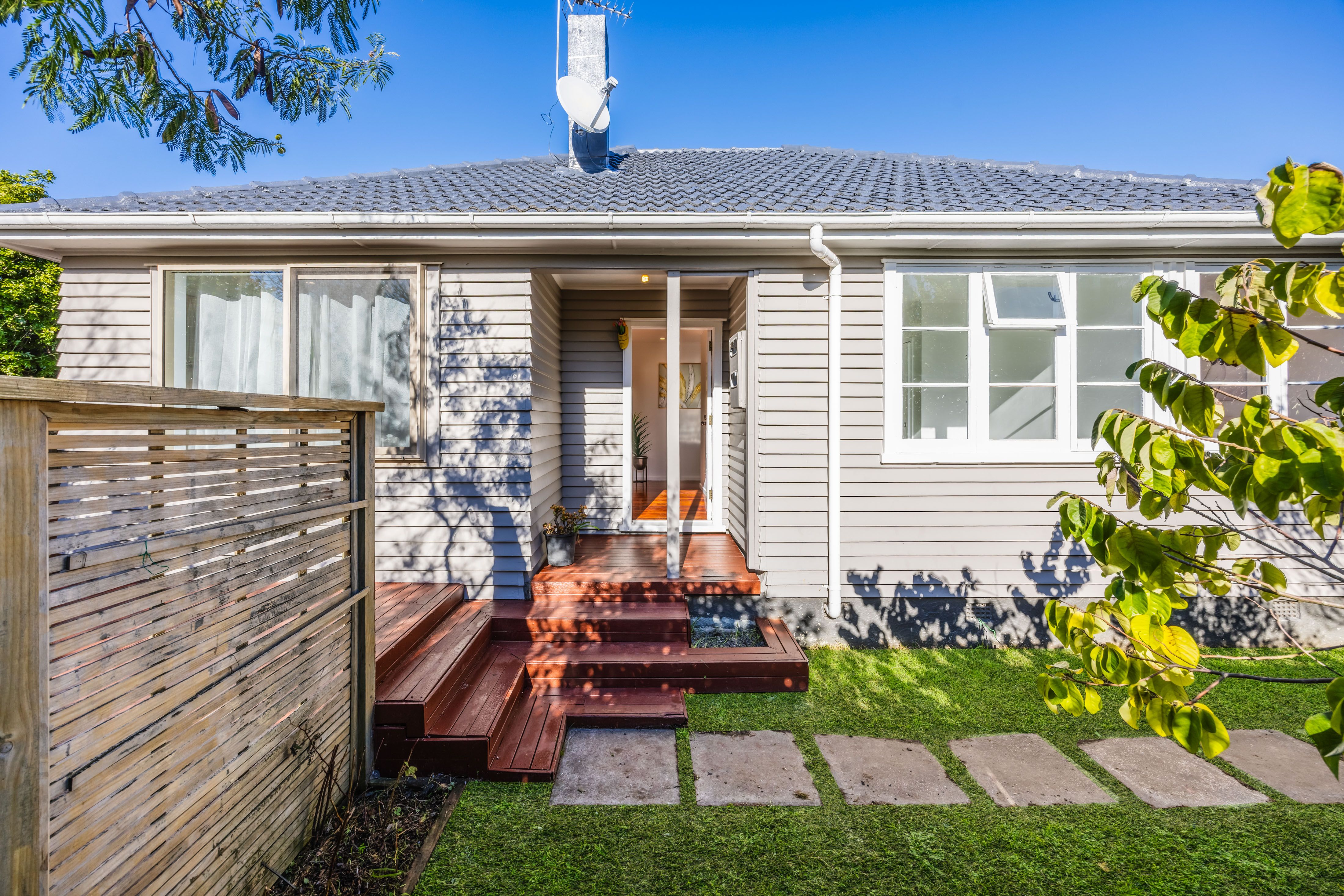 216A Riverside Avenue, Point England, Auckland City