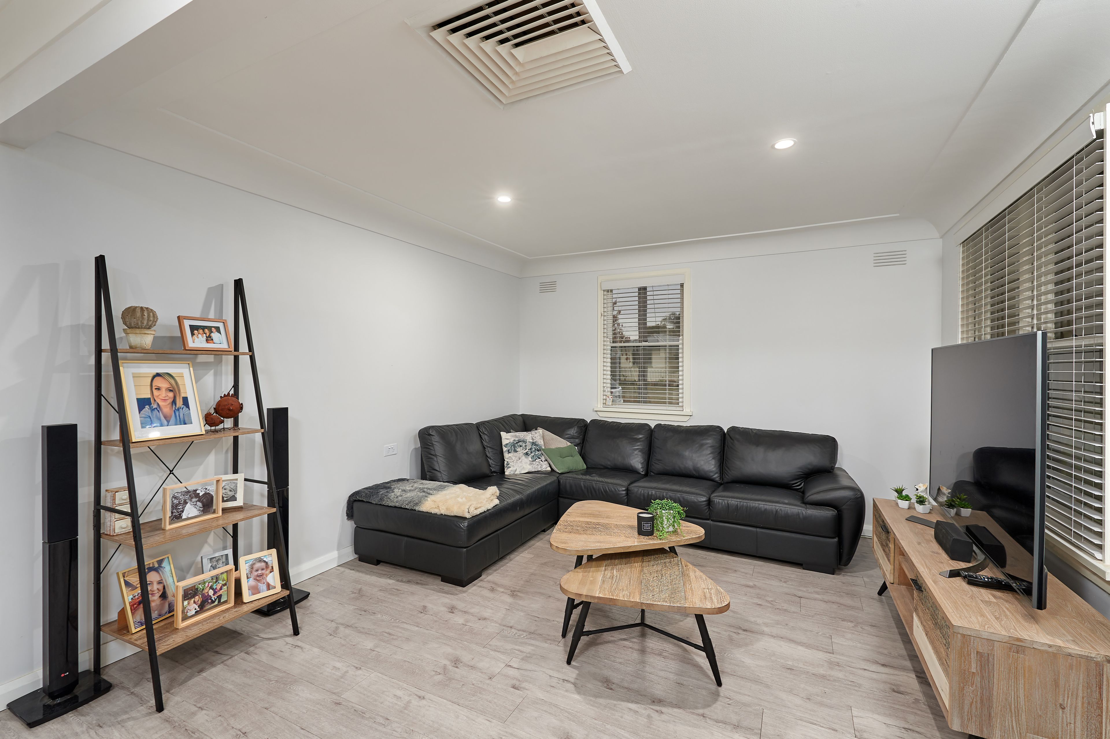 19 Gowrie Parade, Mount Austin, NSW 2650