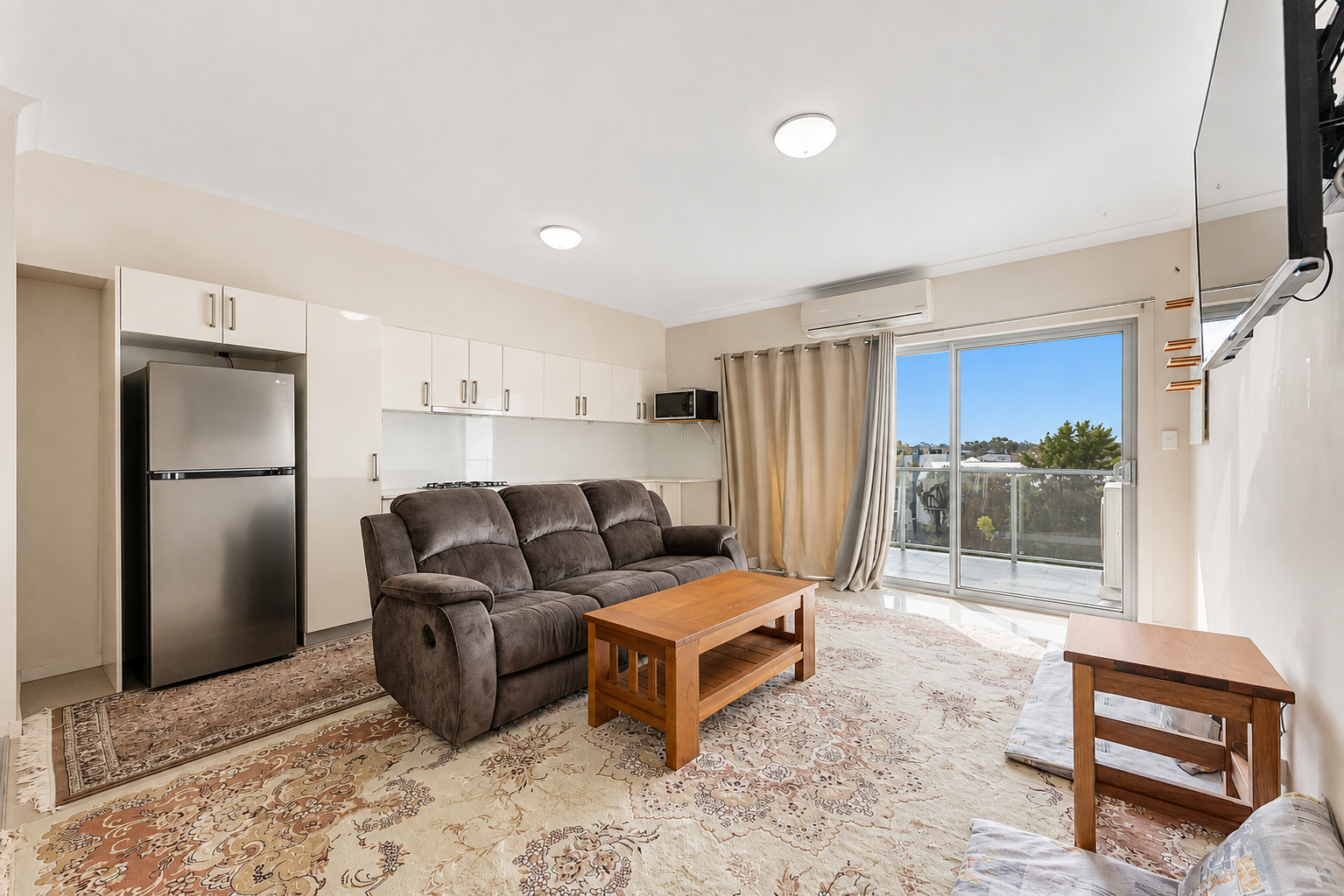 305/2 Augustine Street — photo 4 of 11