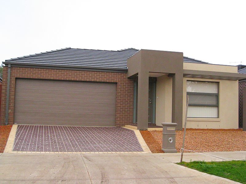 13 Goshawk Parade, South Morang, VIC 3752