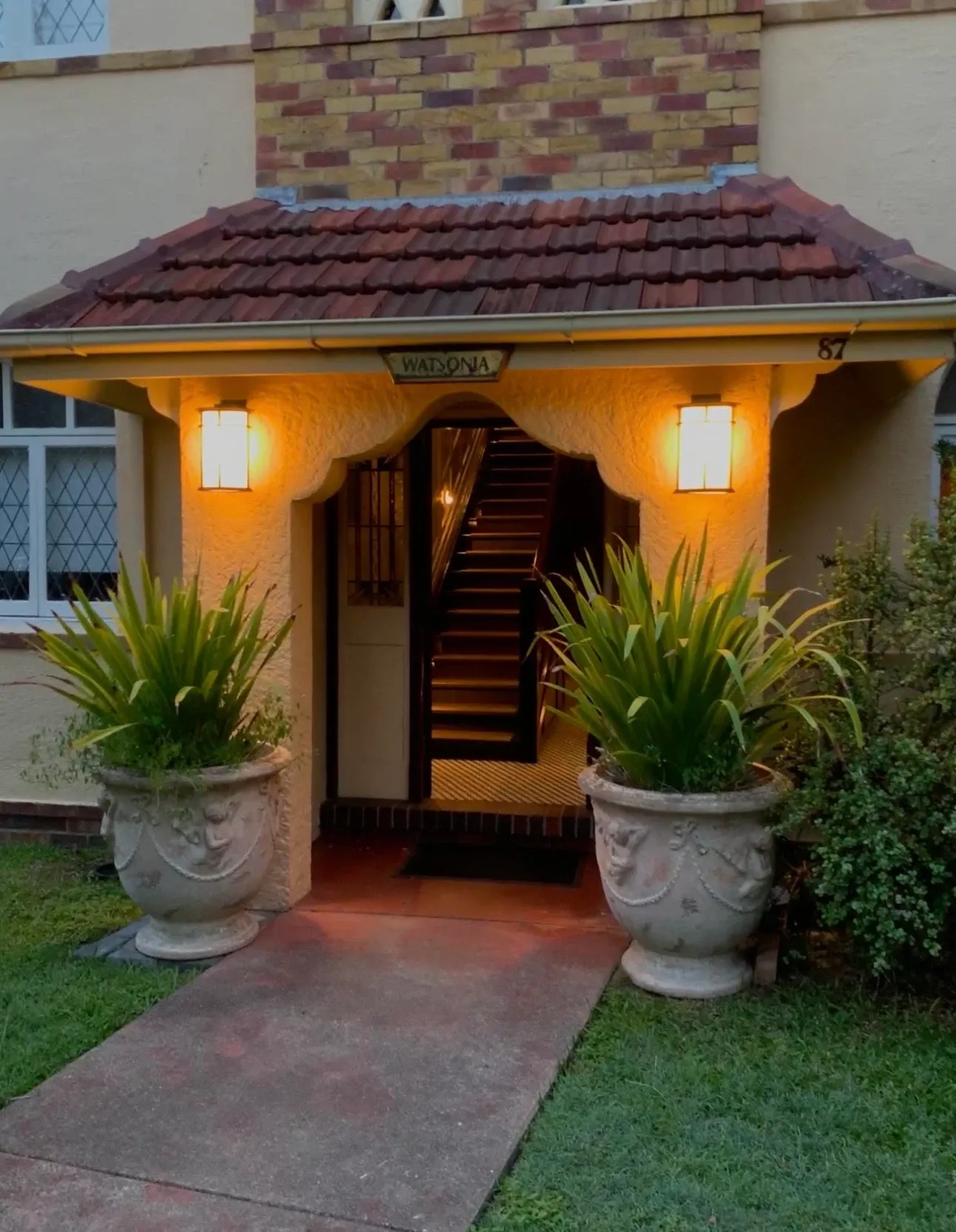 Ground-Floor Art Deco Charm in 'Watsonia' — photo 2 of 4