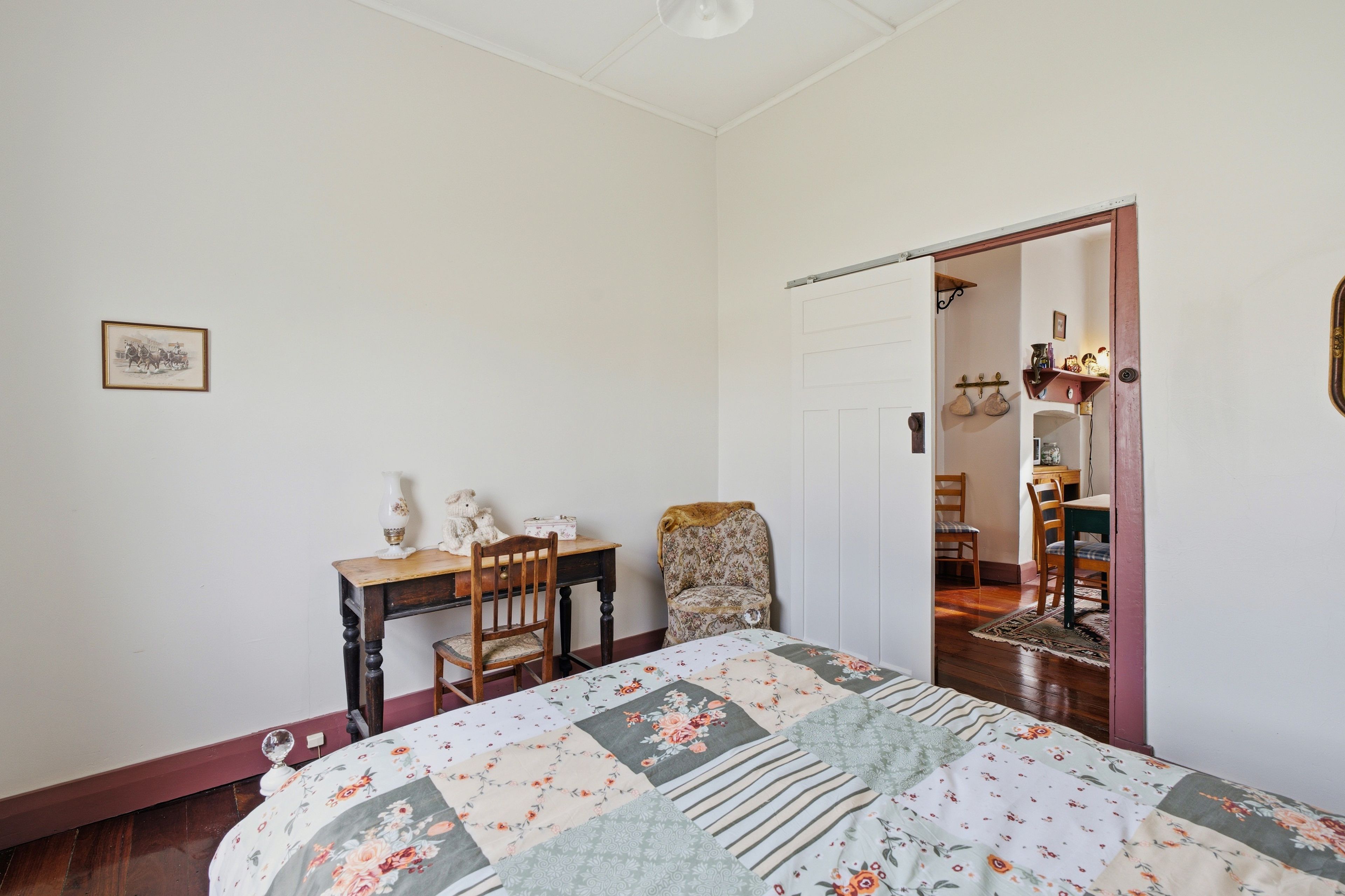 58 Emerald Street — photo 9 of 24