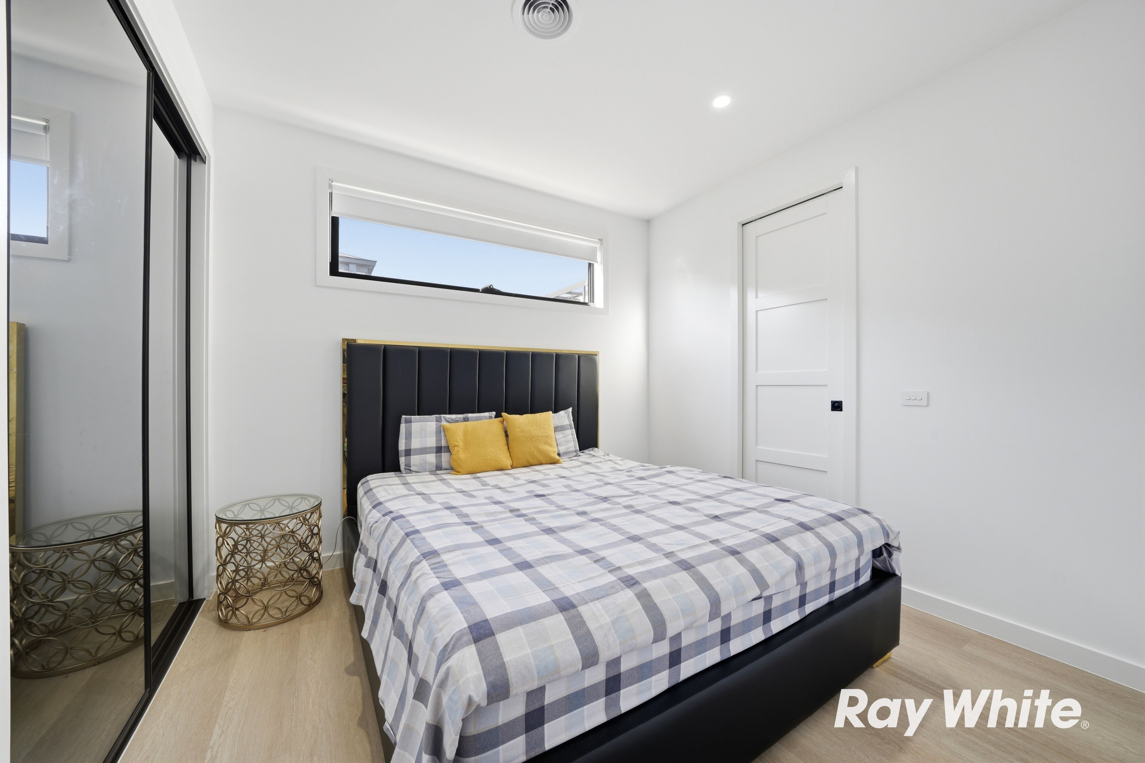 26 Axillaris Street — photo 6 of 11