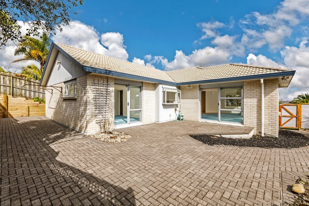 17 Mercury Lane, Windsor Park, North Shore City