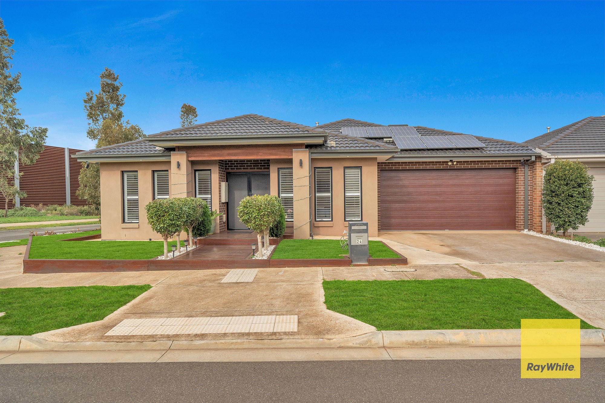 24 Fulham Crescent, THORNHILL PARK, VIC 3335