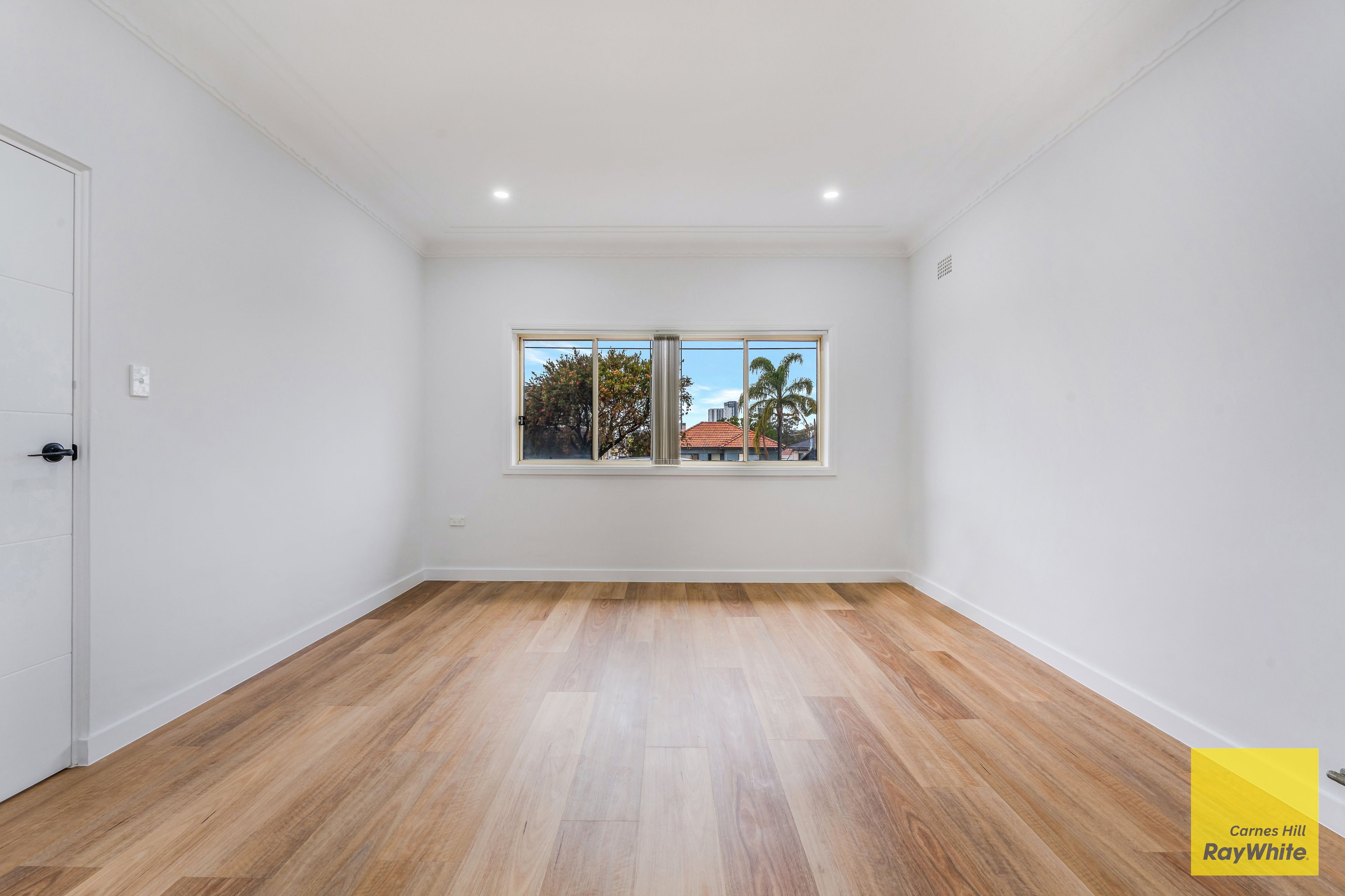 96 Flowerdale Road — photo 13 of 14