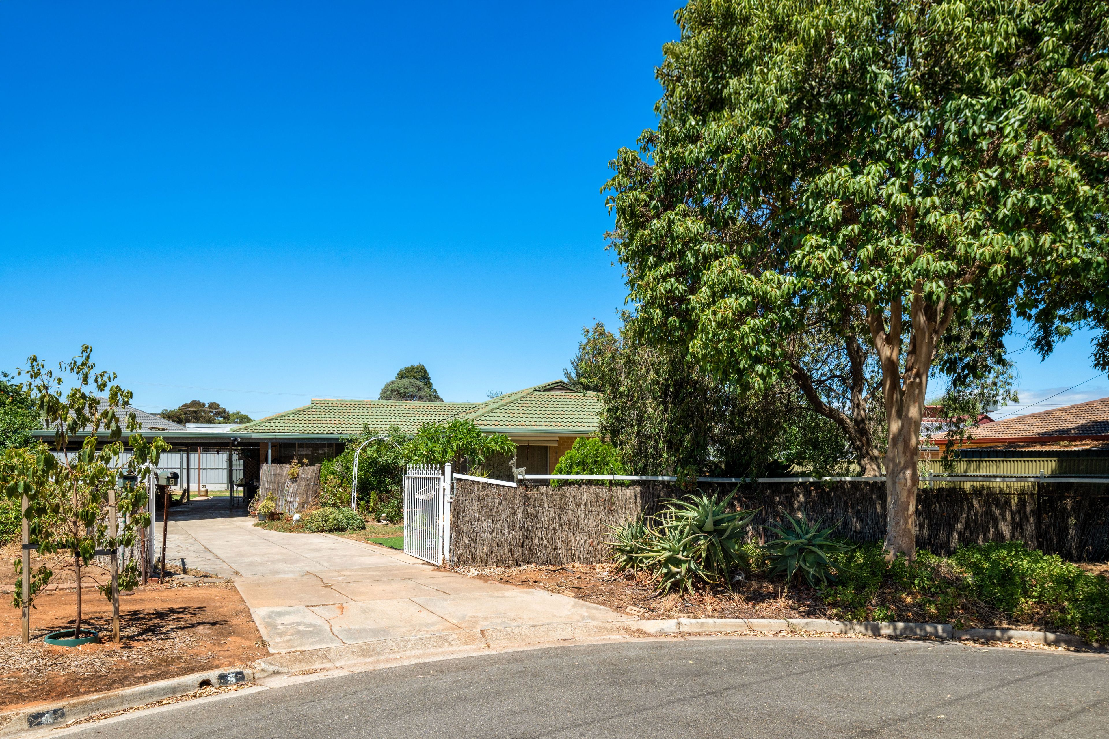 5 Sally Court, Brahma Lodge, SA 5109