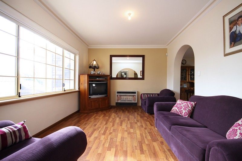 53 Collingwood Avenue — photo 4 of 21