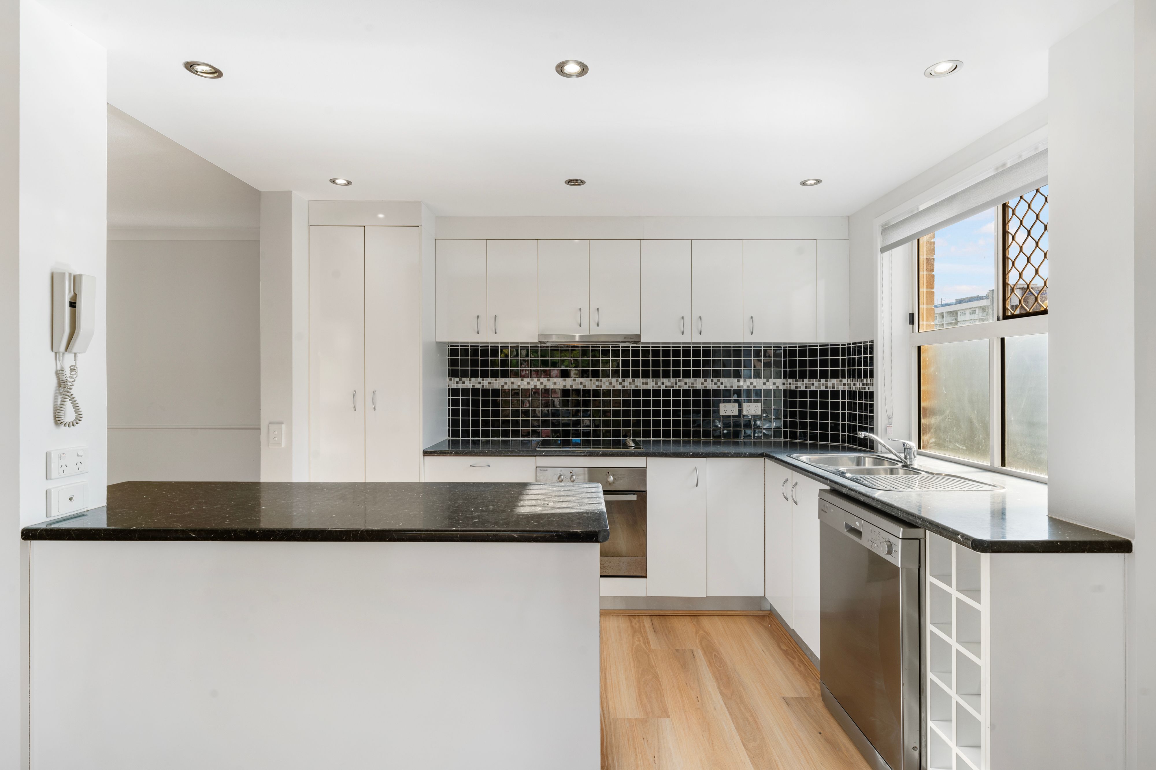 4/9 Macaulay Street, Coorparoo, QLD 4151