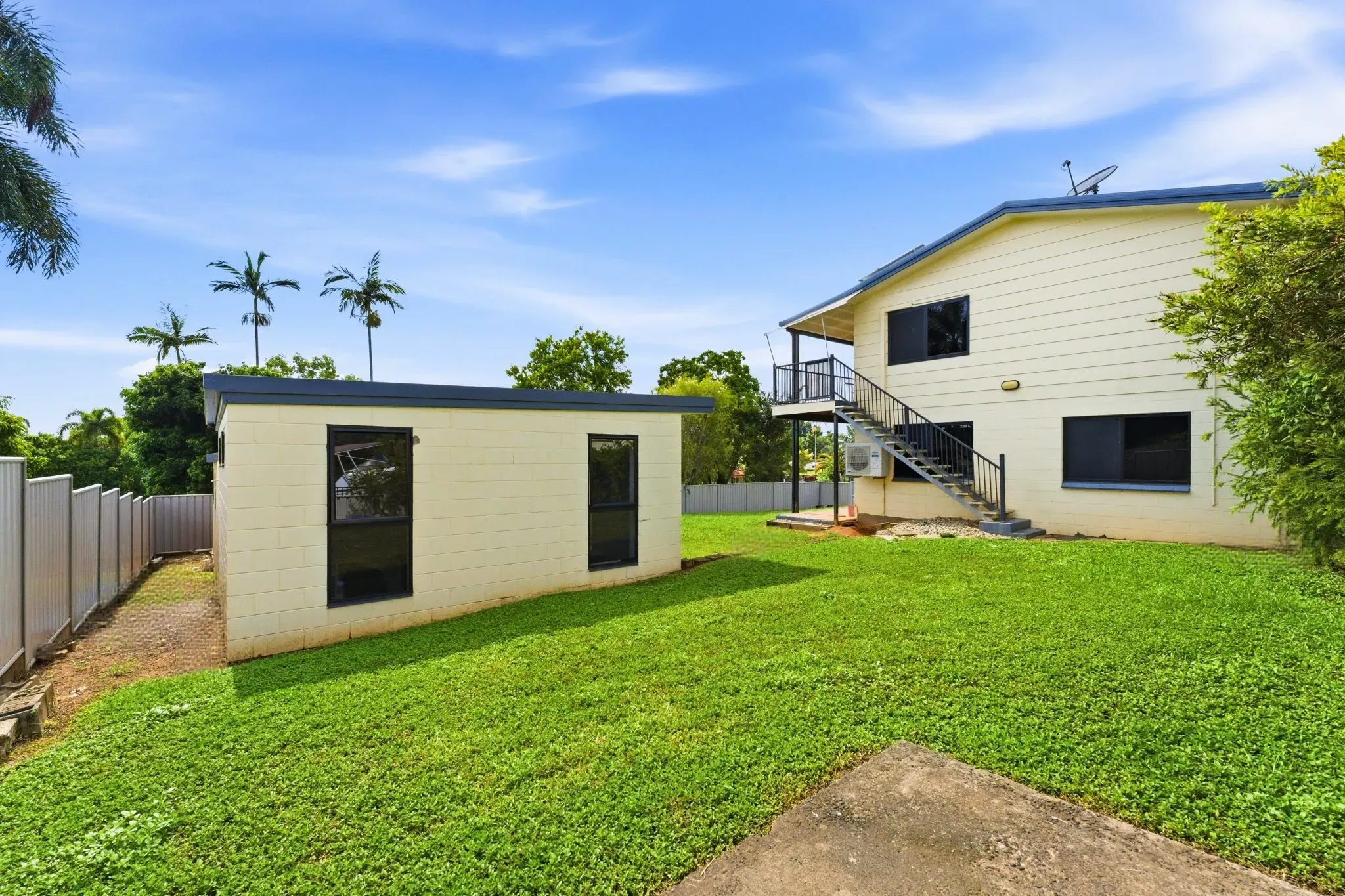 6 Helen Close — photo 19 of 20