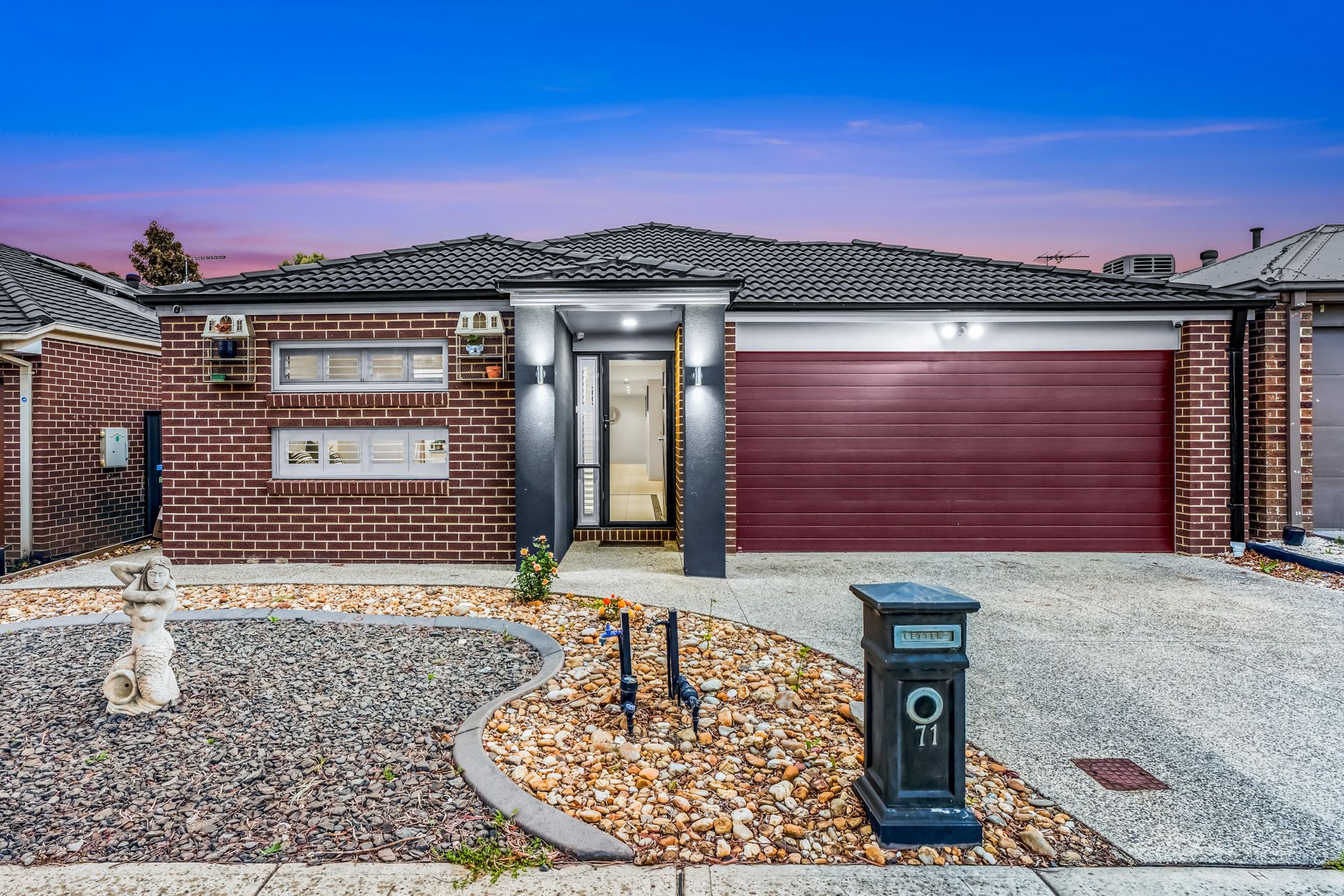 71 Burford Way , Cranbourne North VIC 3977