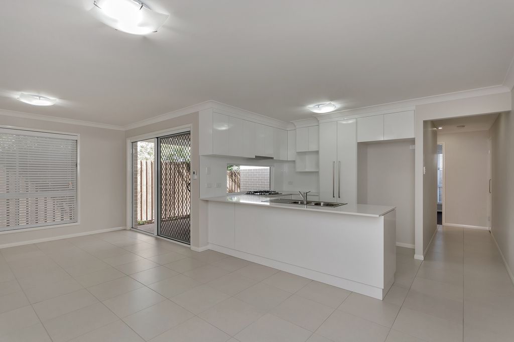 Unit 2/11 Furness Court — photo 4 of 7