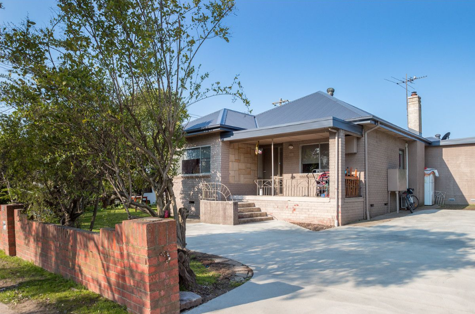 882 Waugh Road — photo from Ray White Albury Central