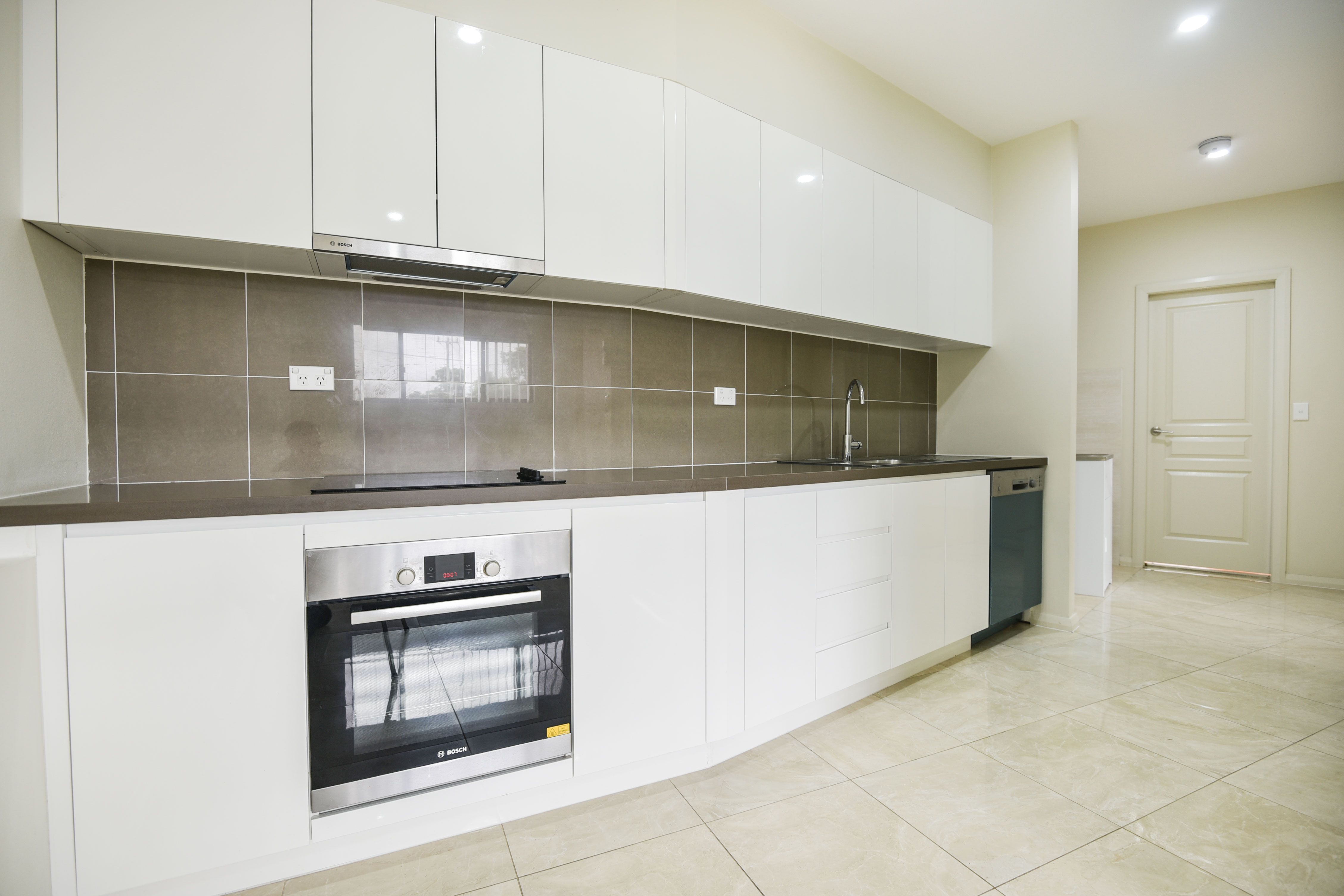 Flat/130B Spurway Street — photo 3 of 7