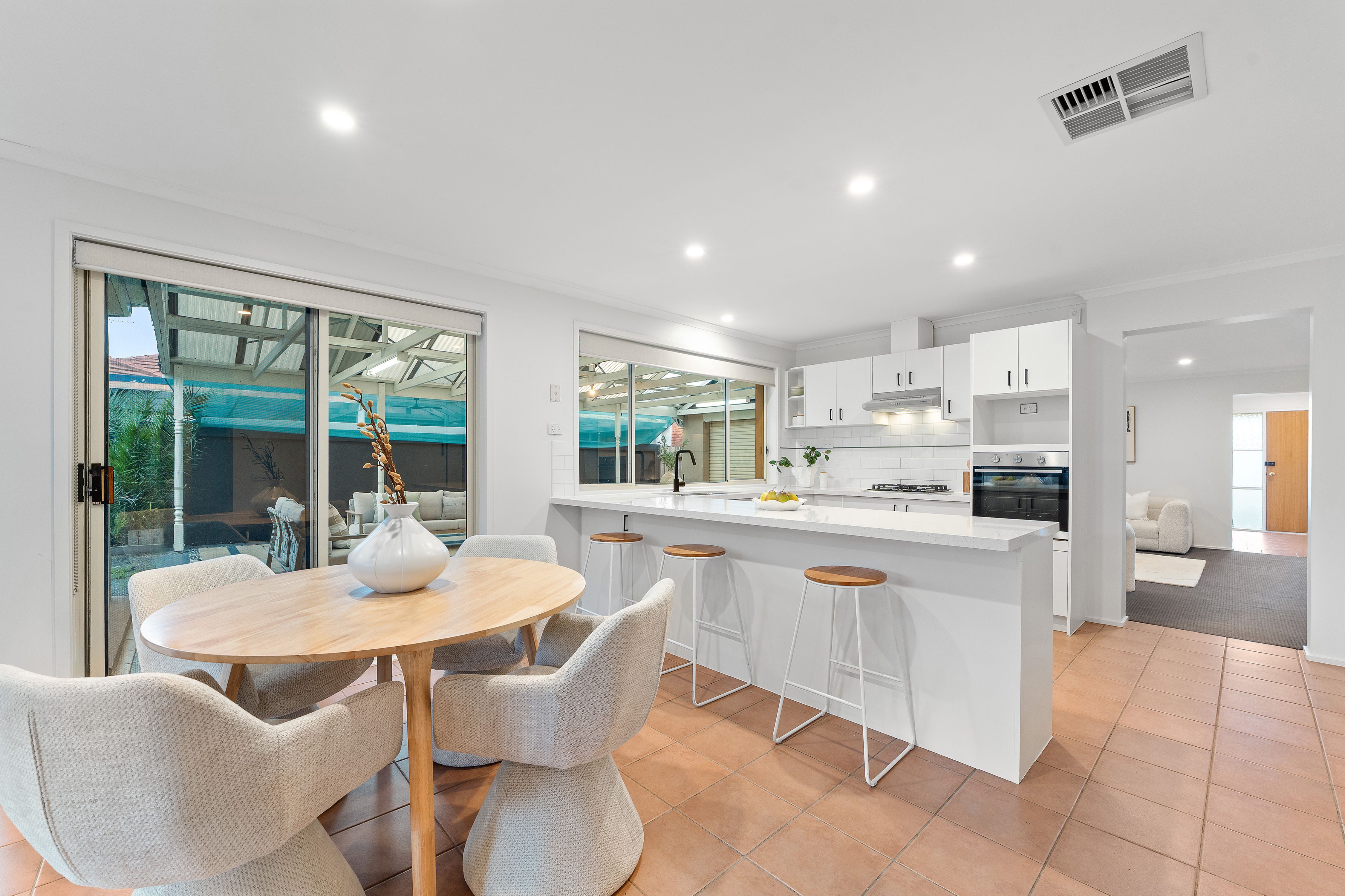 5 Lady Barlow Court — photo 6 of 21