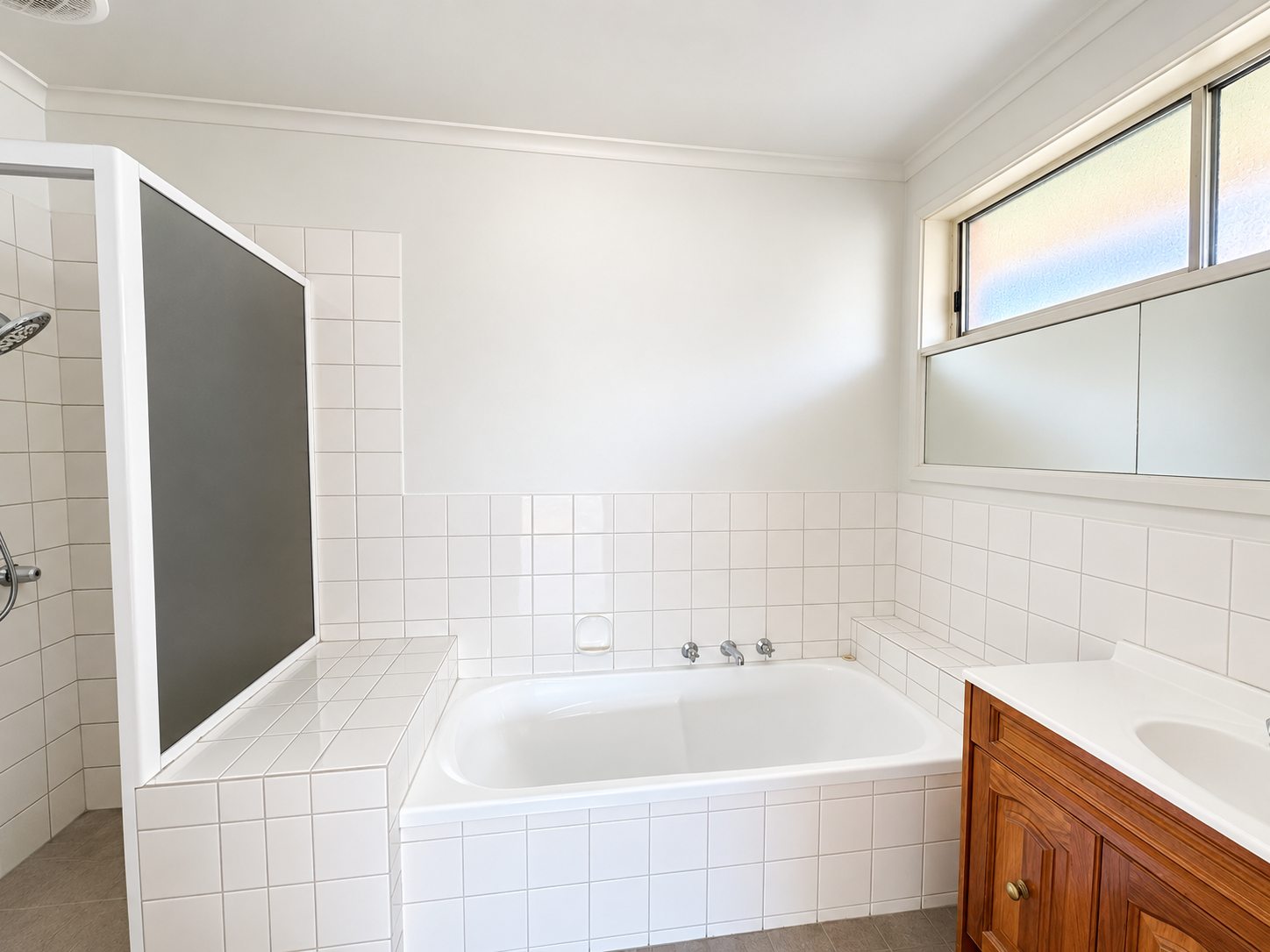 37 Roberts Avenue — photo 6 of 8