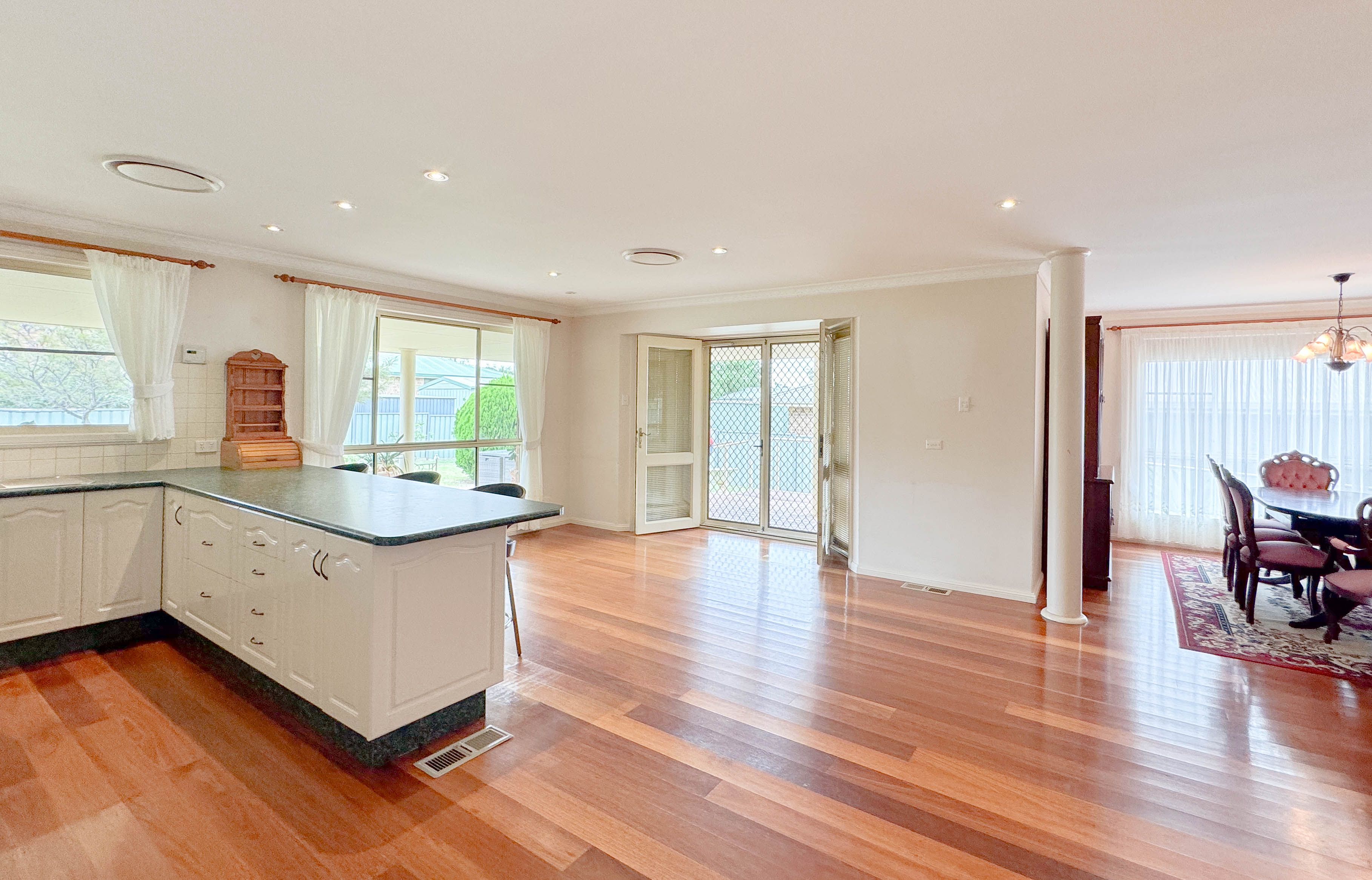 10 Angeleish Avenue, Parkes, NSW 2870